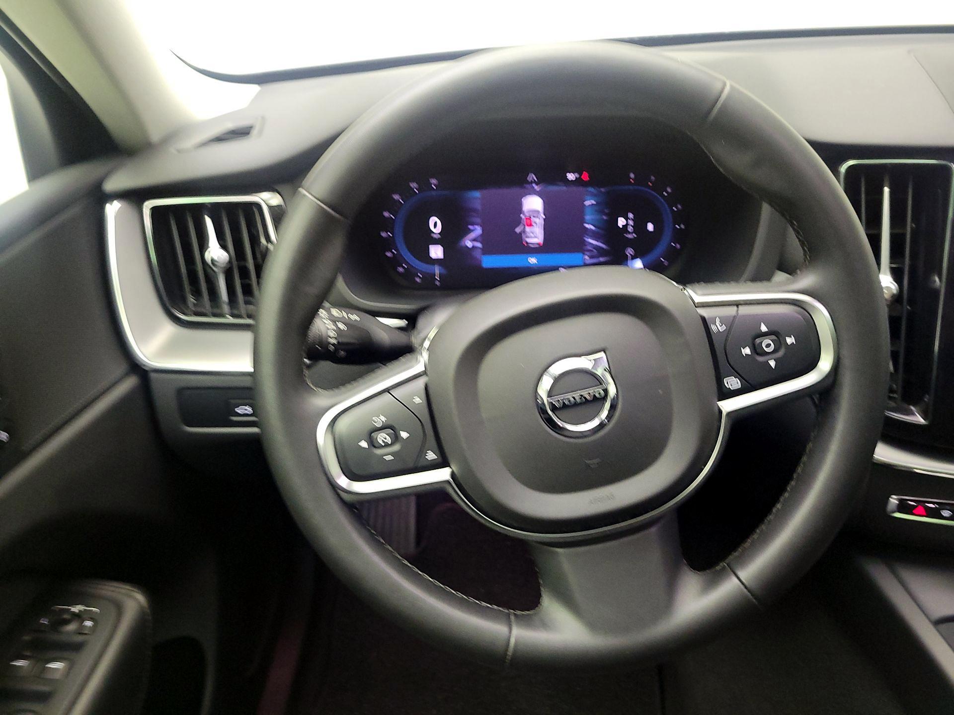 Thumbnail: 2024 Volvo XC60 - 10