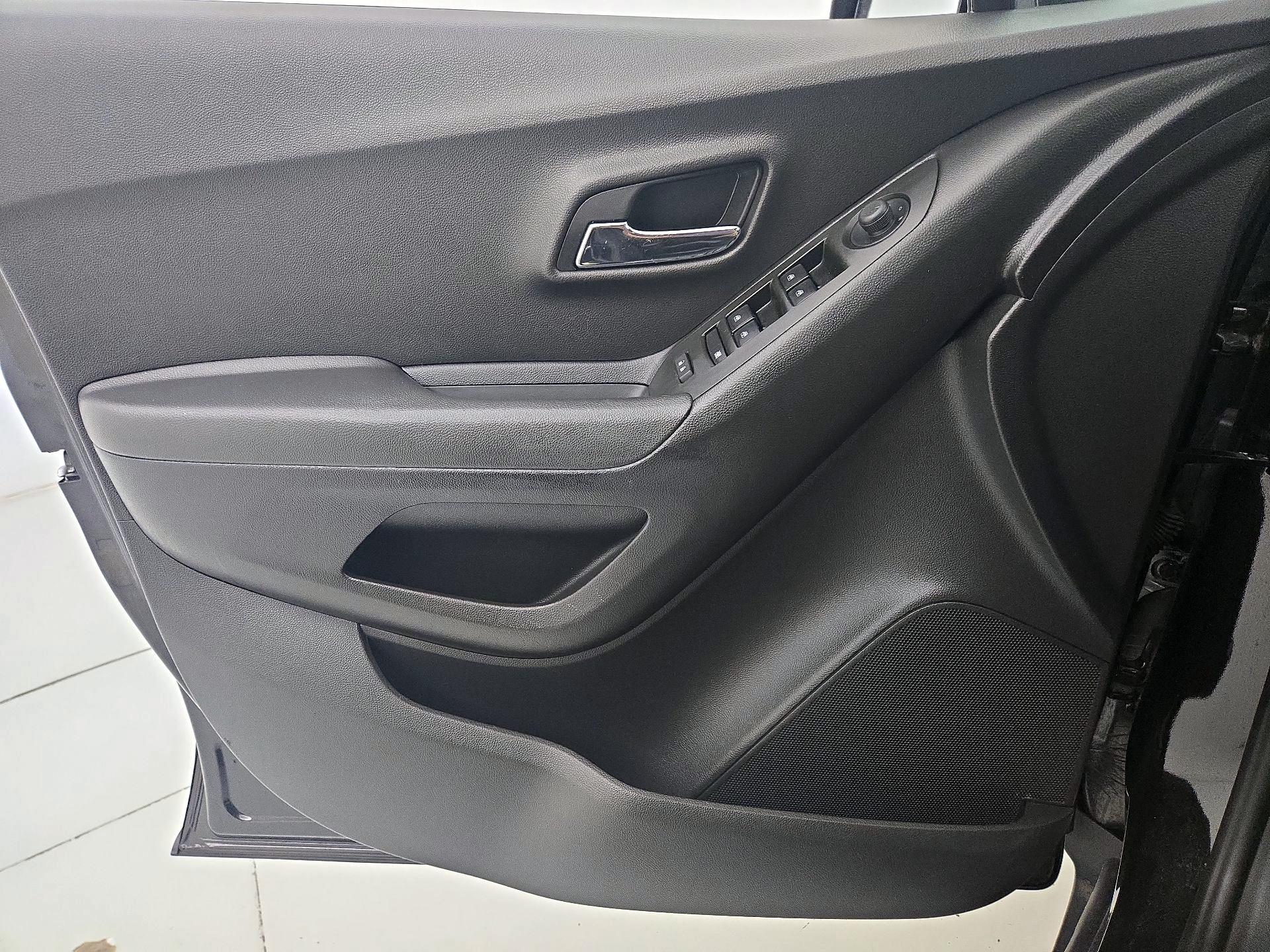 Thumbnail: 2020 Chevrolet Trax - 12