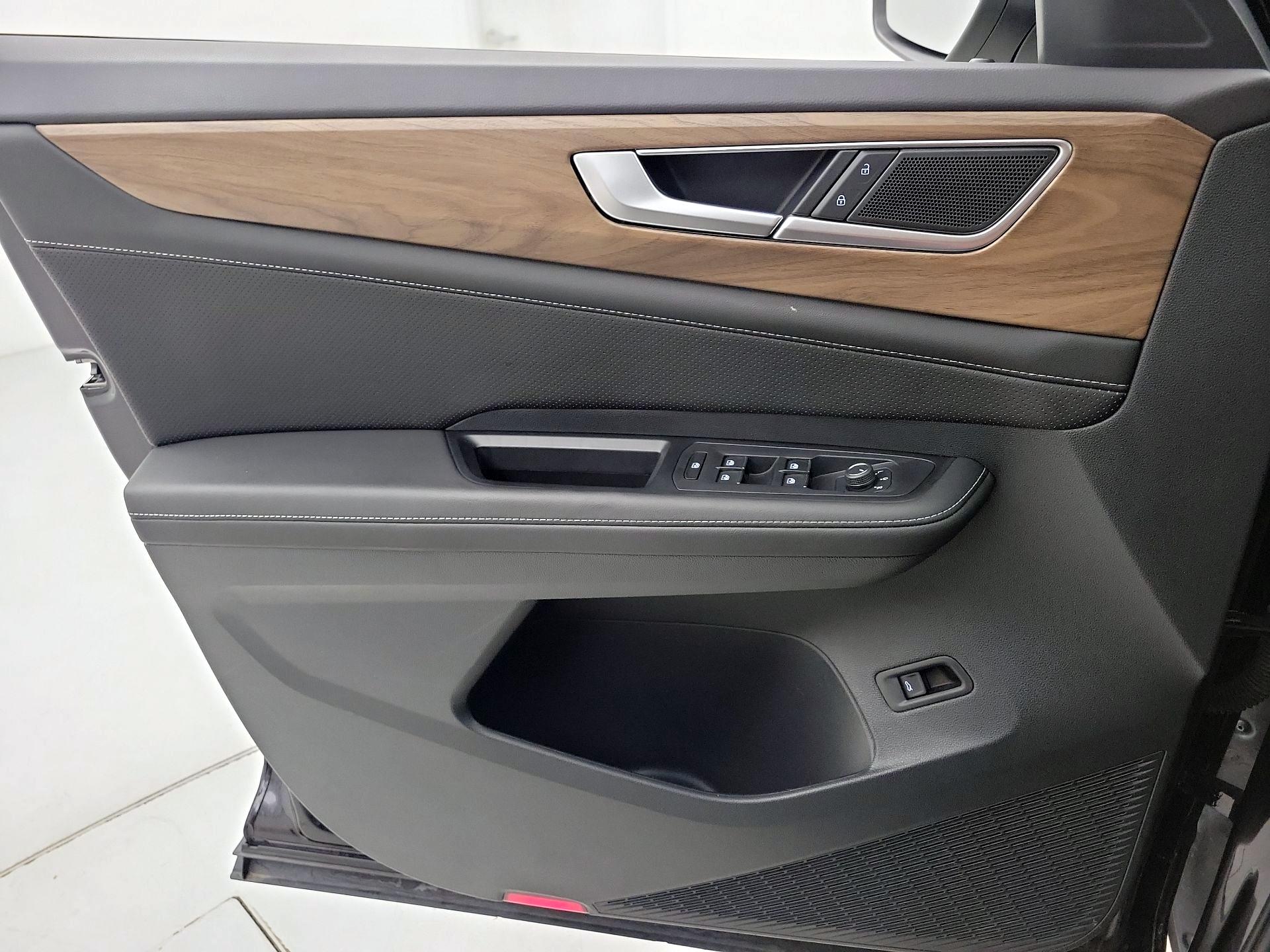 Thumbnail: 2024 Volkswagen Atlas - 12