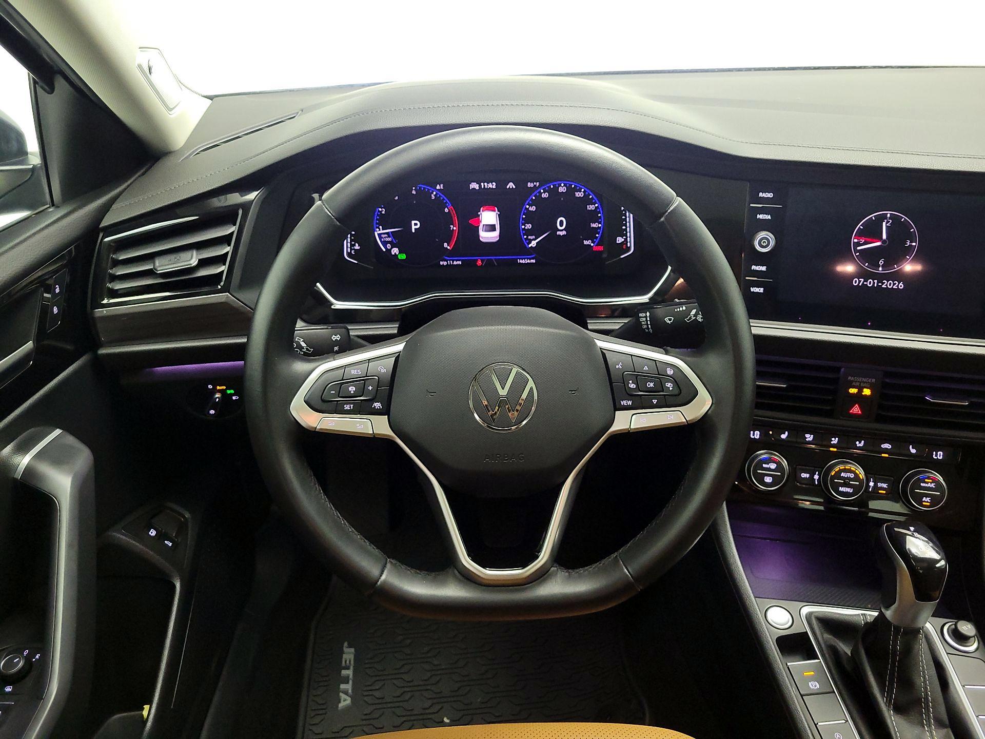 Thumbnail: 2023 Volkswagen Jetta - 10