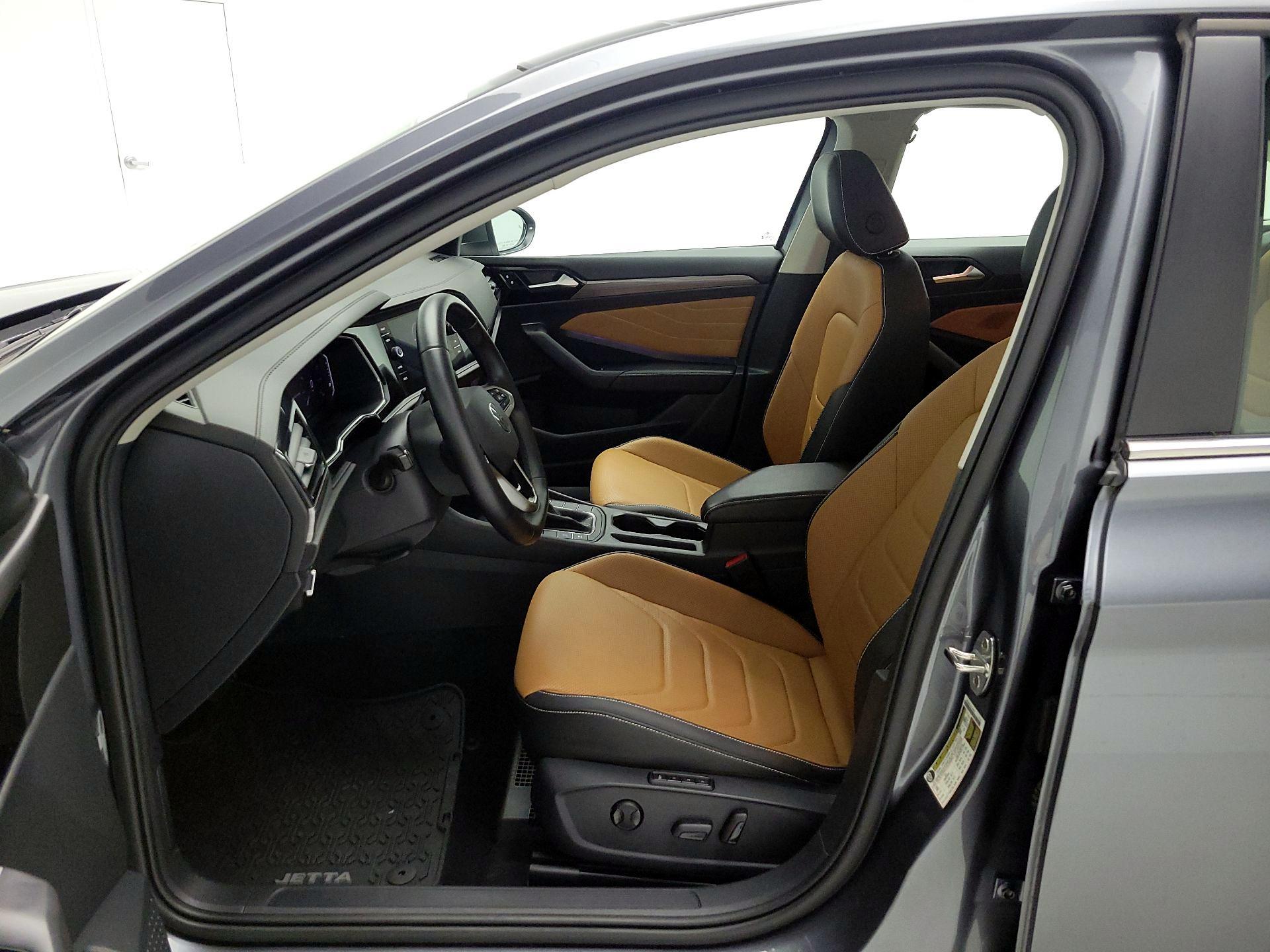 Thumbnail: 2023 Volkswagen Jetta - 11