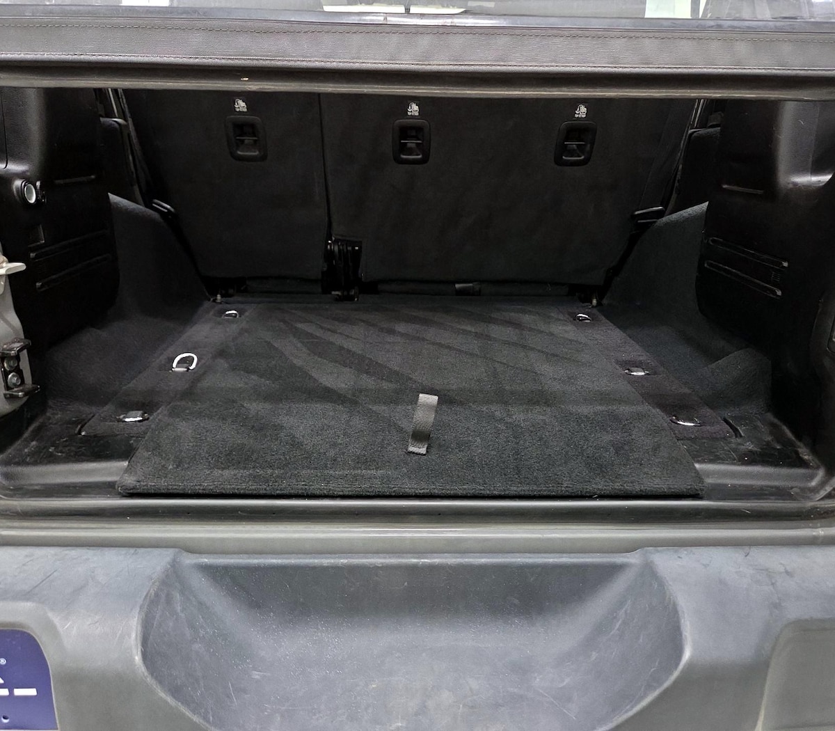Trunk/Cargo (Seats Up)
