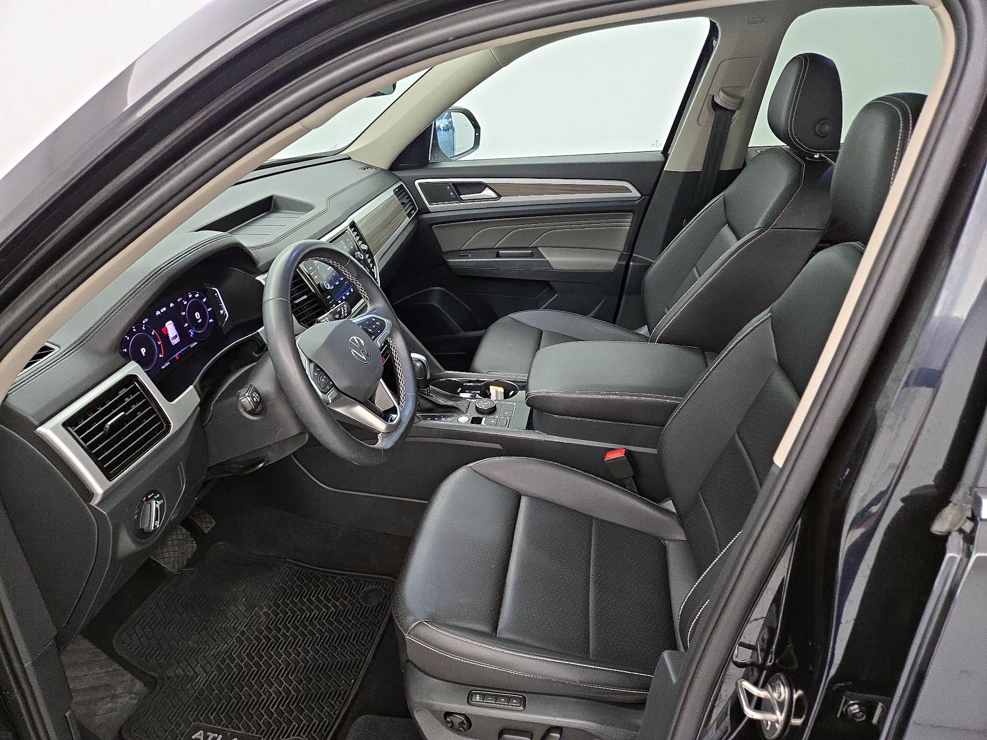 Thumbnail: 2023 Volkswagen Atlas - 11