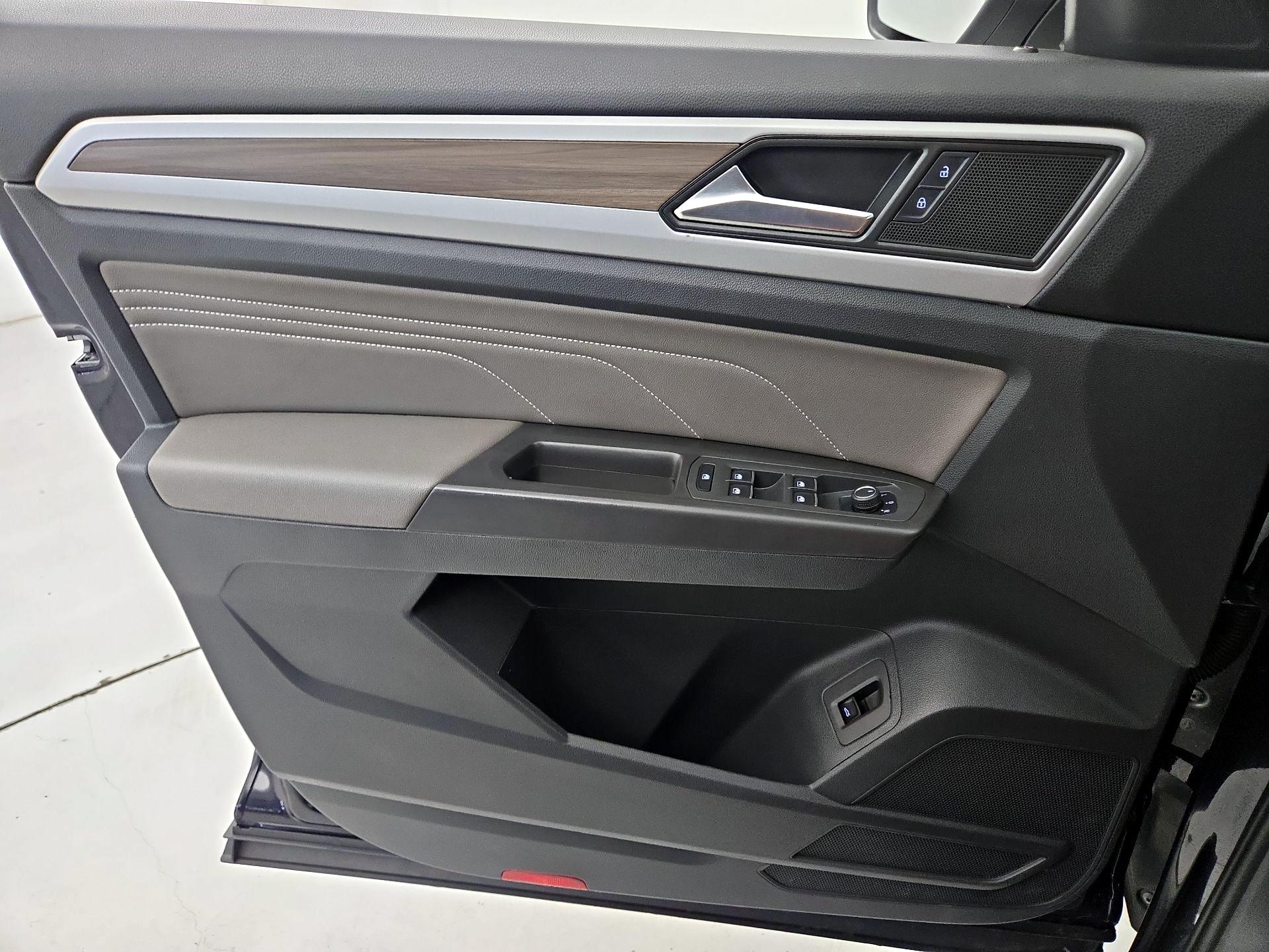 Thumbnail: 2023 Volkswagen Atlas - 12