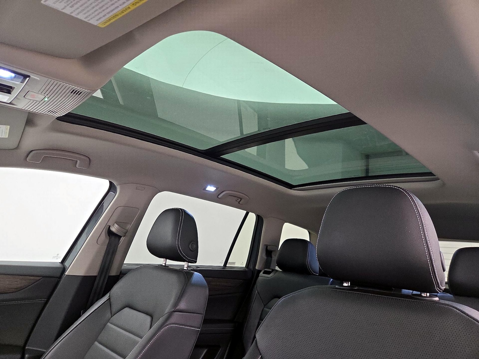 2025 Volkswagen Atlas SEL - Photo 20