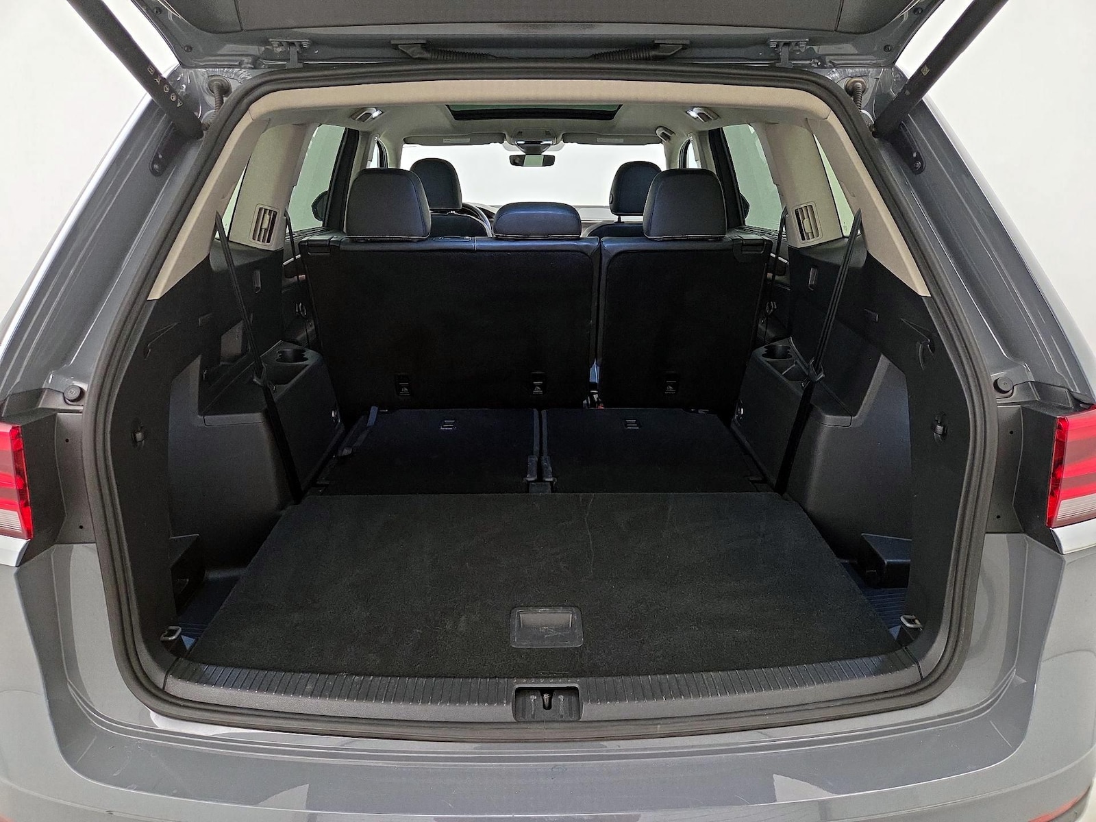 2025 Volkswagen Atlas SEL - Photo 24