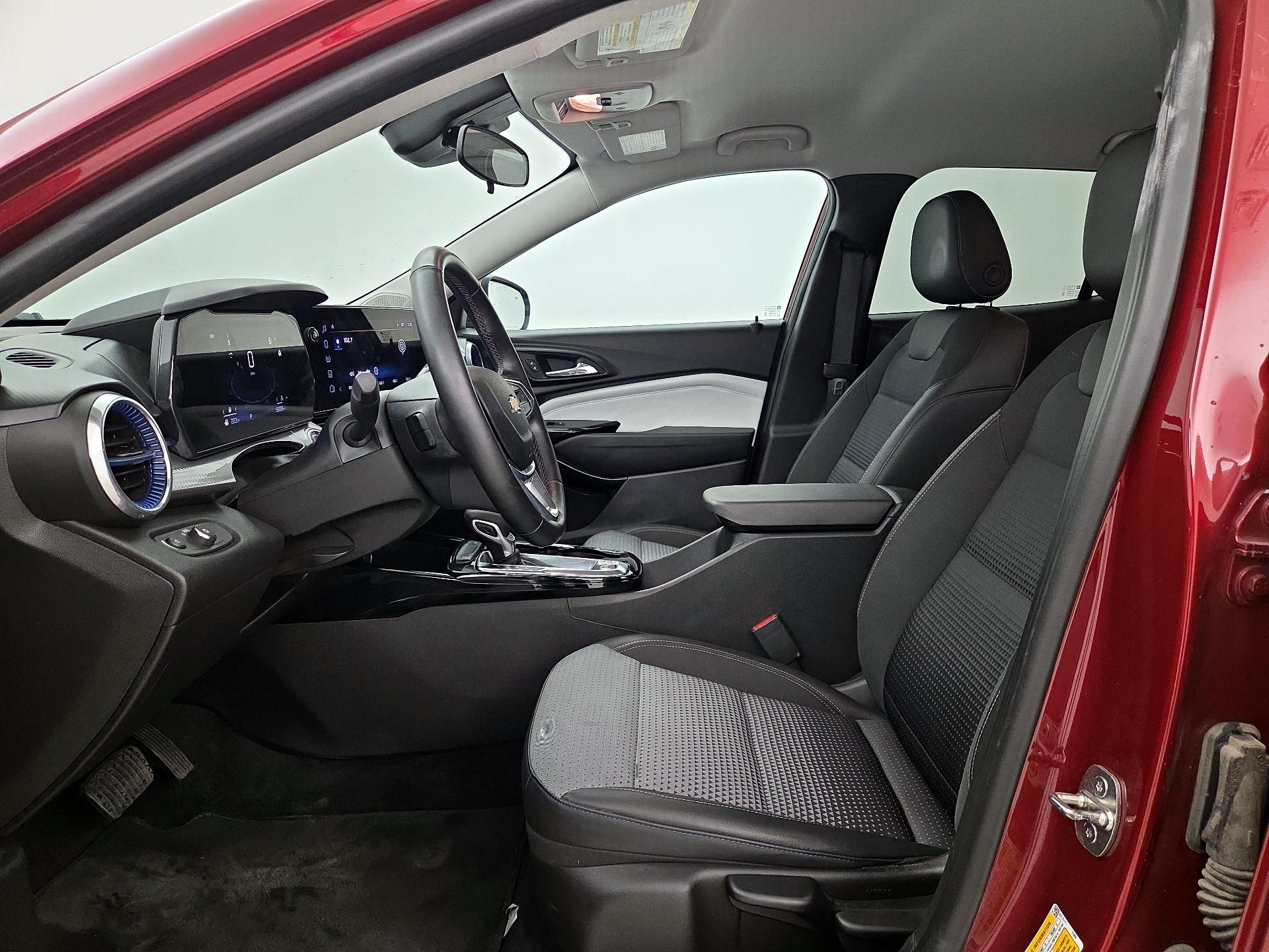 Thumbnail: 2024 Chevrolet Trax - 11