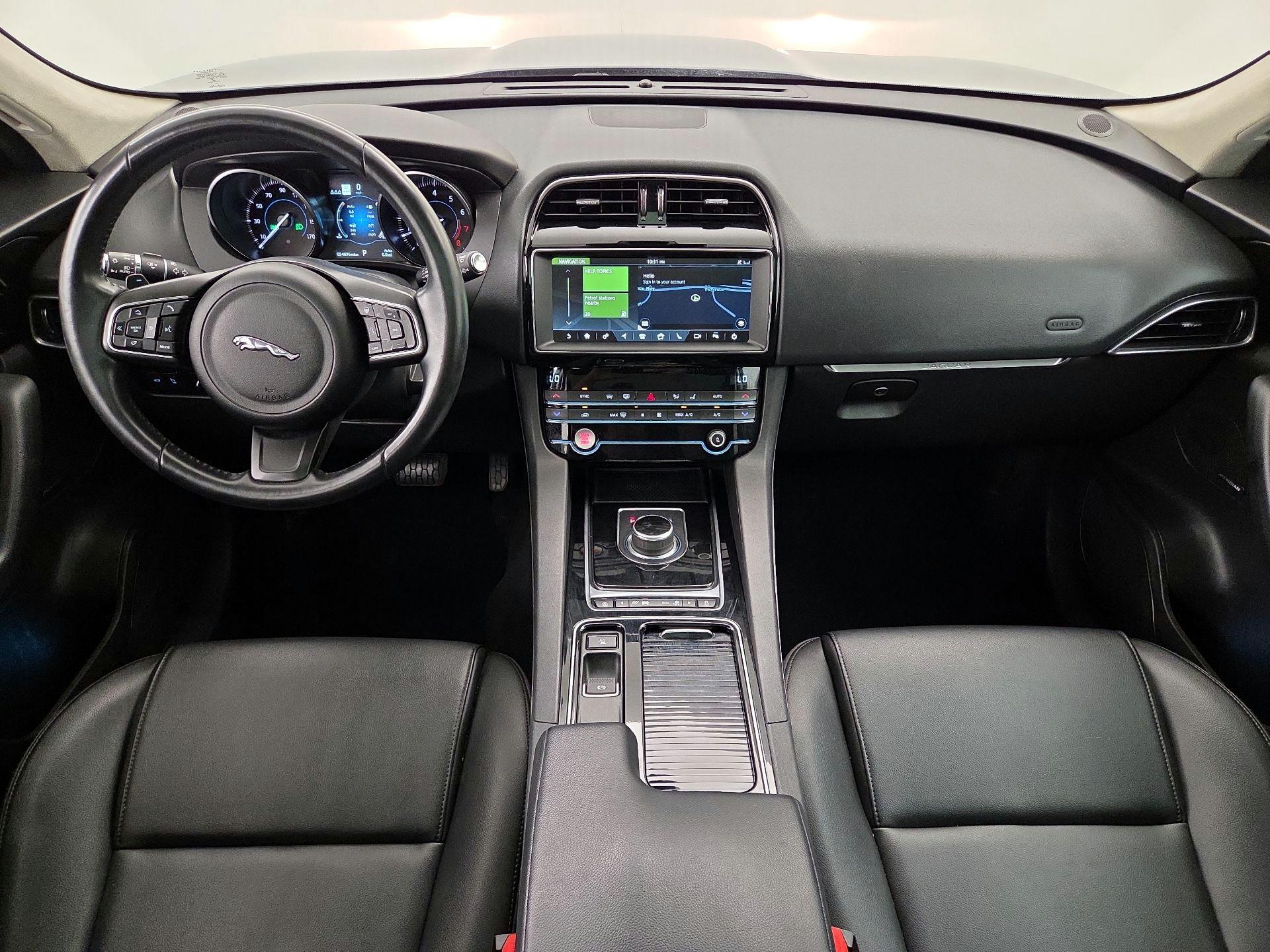 Thumbnail: 2020 Jaguar F-Pace - 9