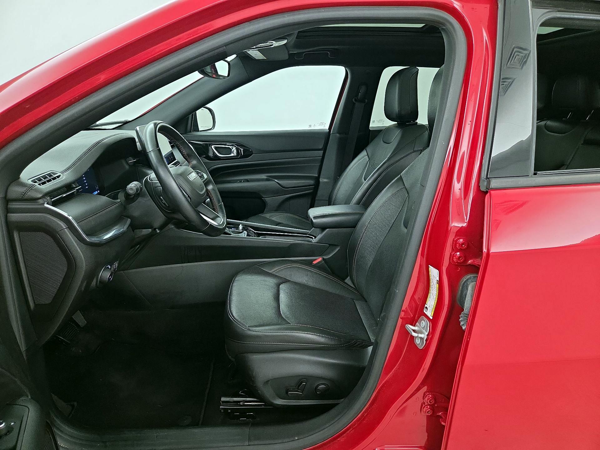 Thumbnail: 2022 Jeep Compass - 11