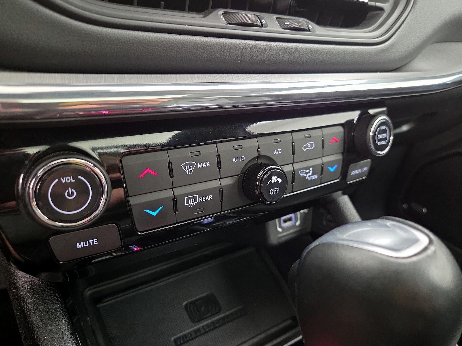 2022 Jeep Compass (RED) Edition - Photo 18
