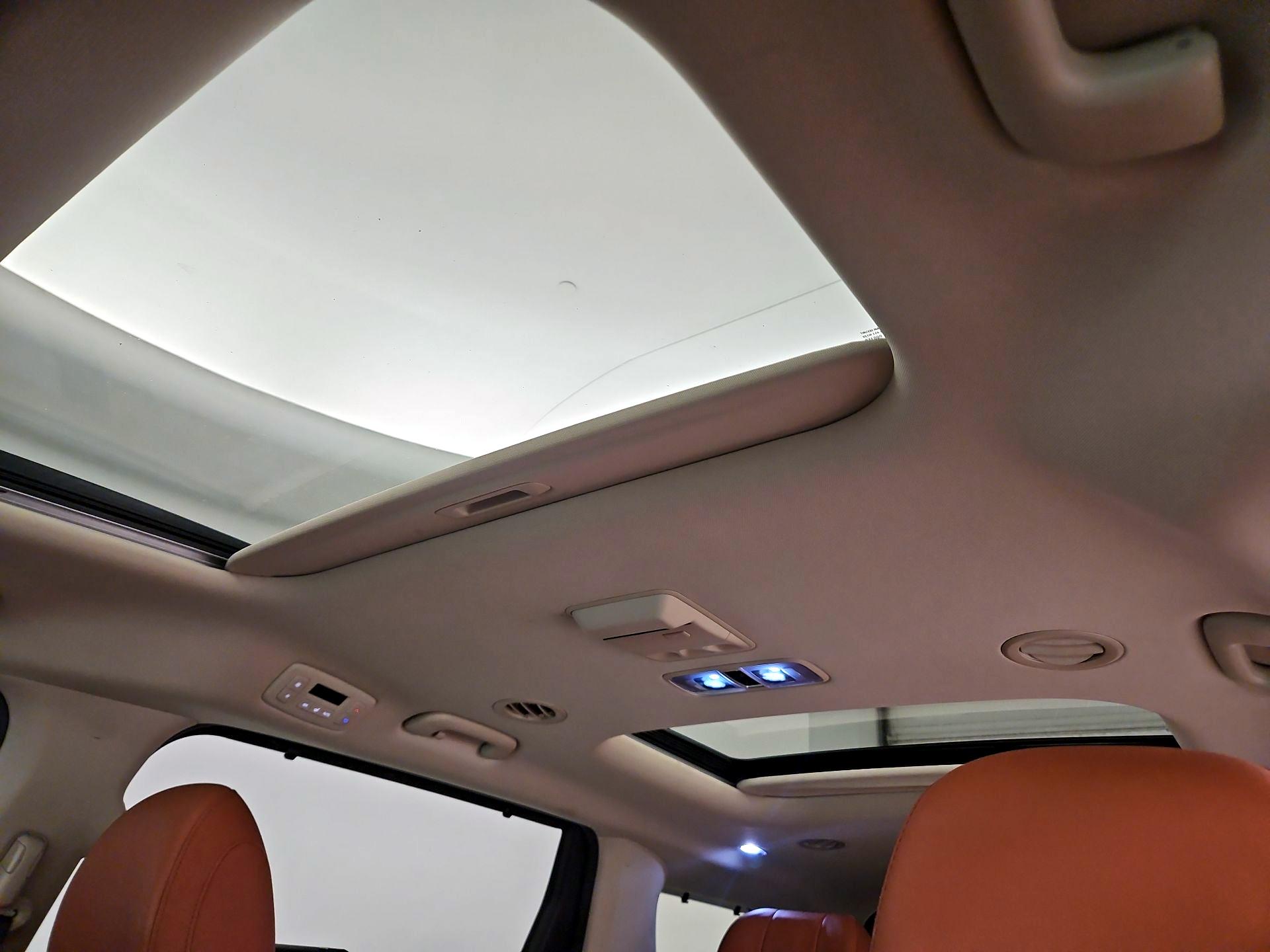 Thumbnail: 2022 Kia Carnival - 20