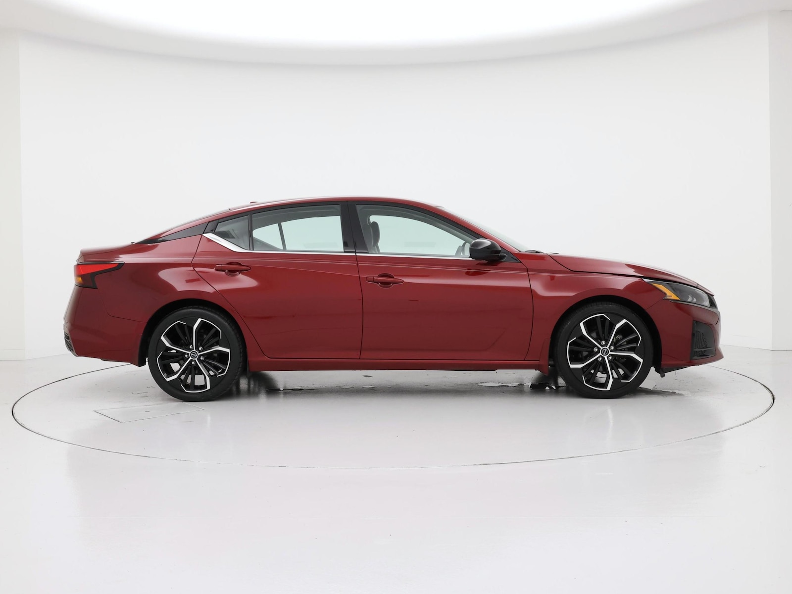 2024 Nissan Altima SR - Photo 8