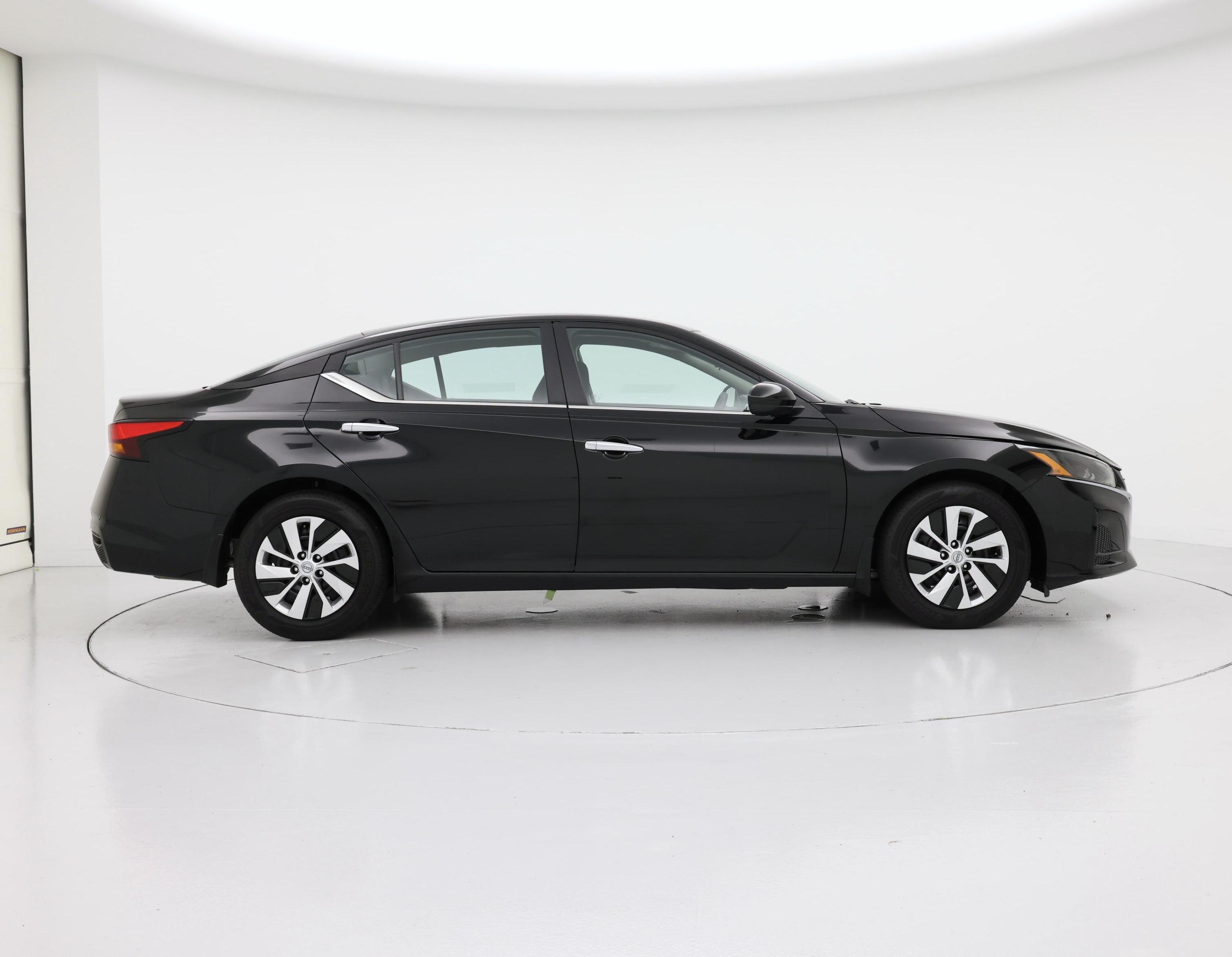 Thumbnail: 2023 Nissan Altima - 7