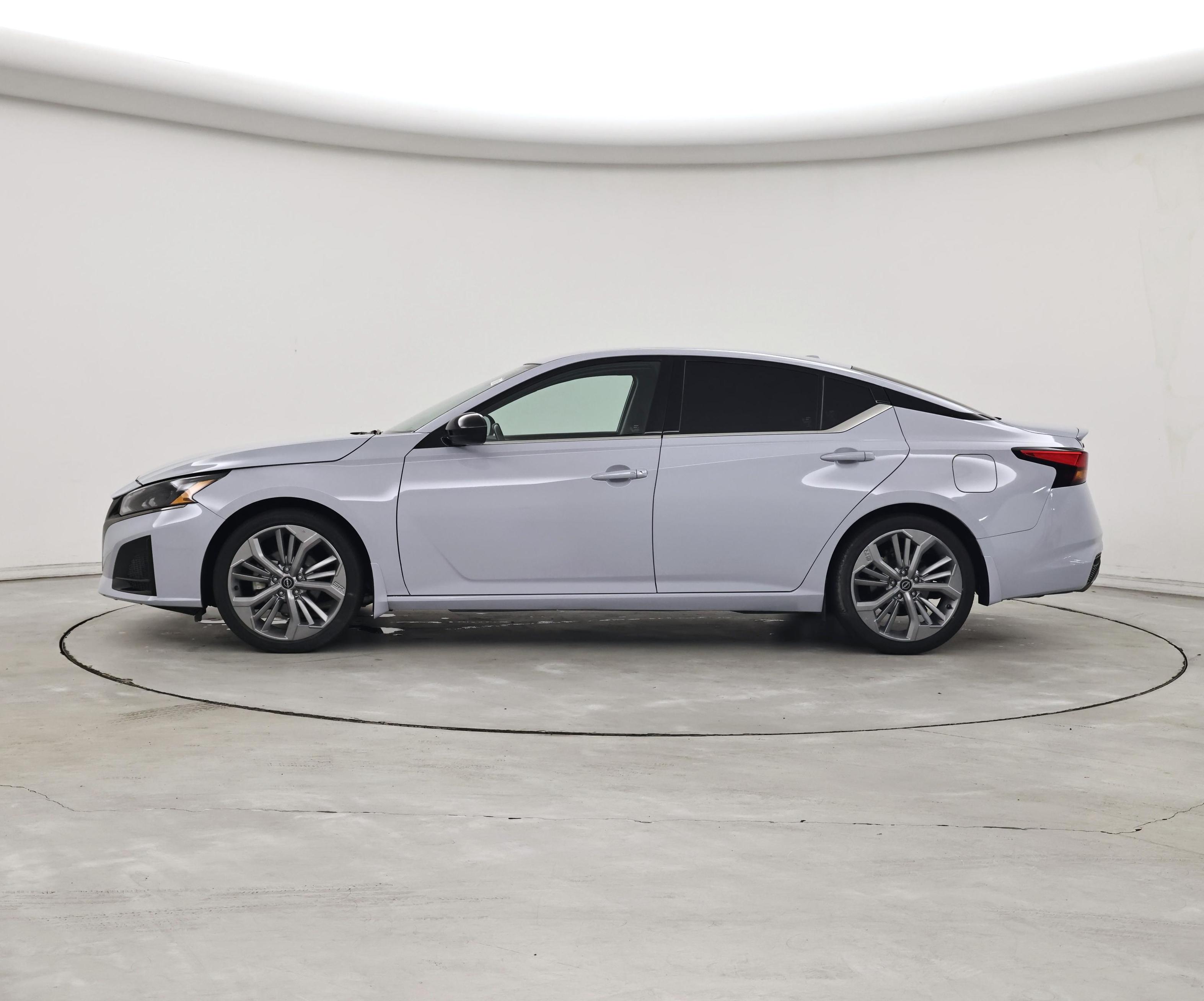 Thumbnail: 2023 Nissan Altima - 3
