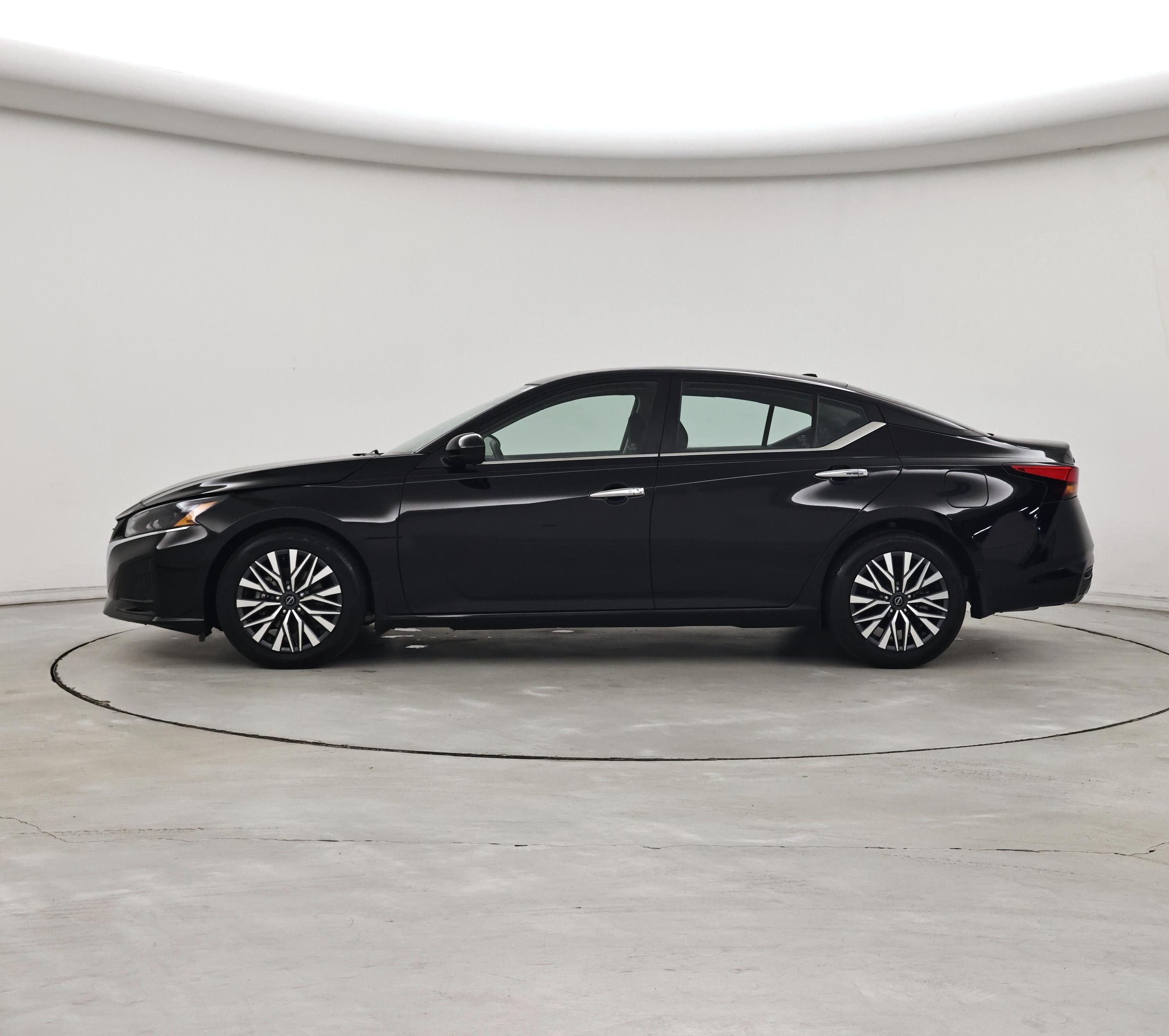 Thumbnail: 2023 Nissan Altima - 3