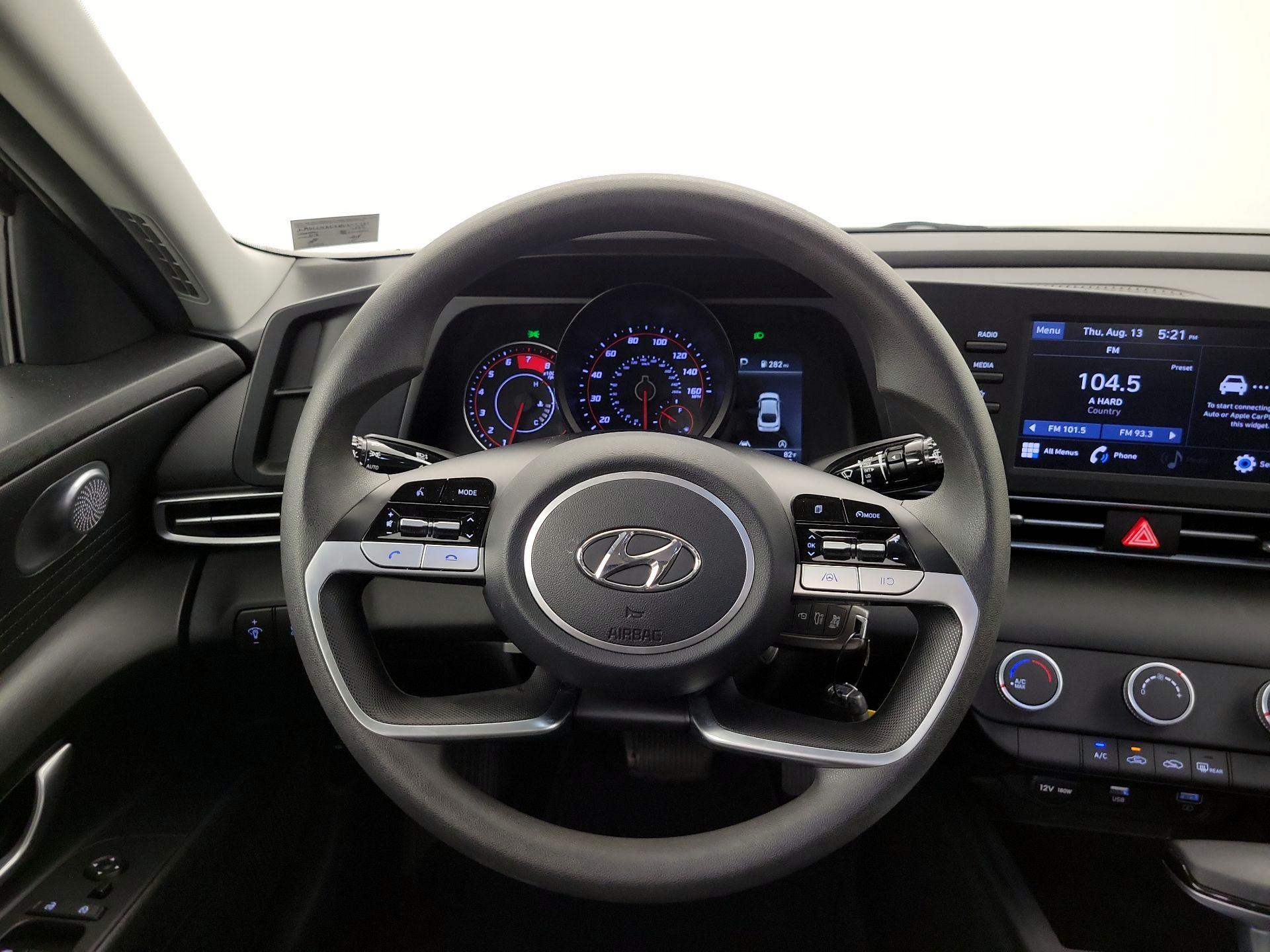 Thumbnail: 2022 Hyundai Elantra - 10