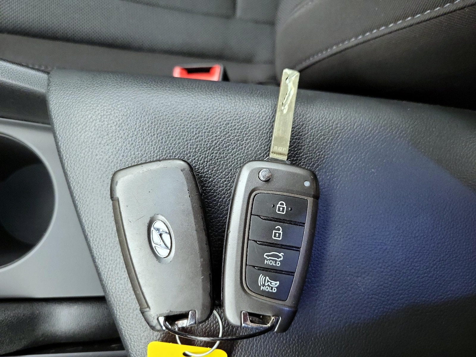 2022 Hyundai Elantra SE - Photo 23