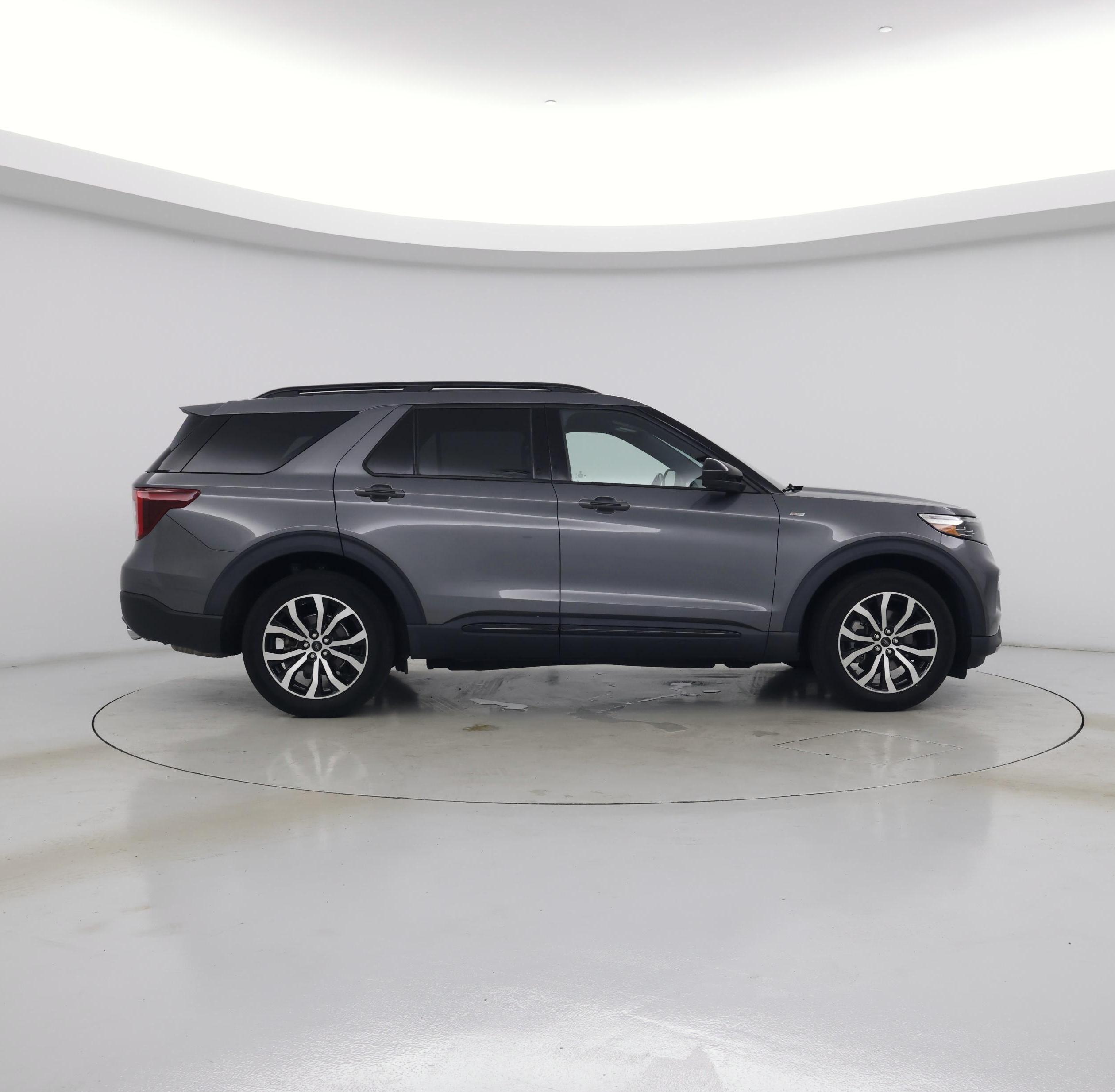 Thumbnail: 2022 Ford Explorer - 7