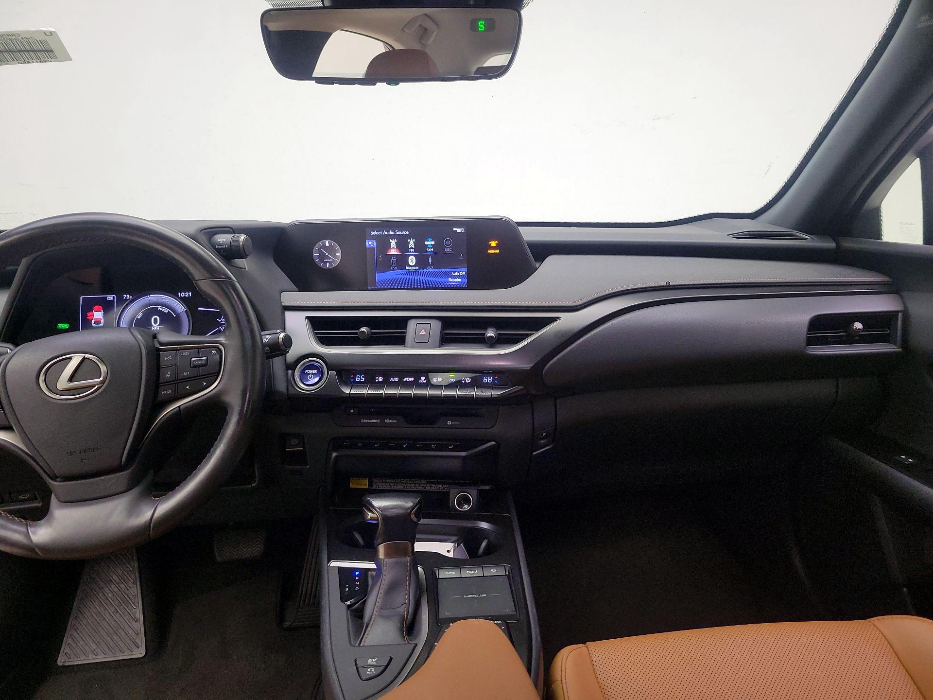 Thumbnail: 2021 Lexus UX - 9