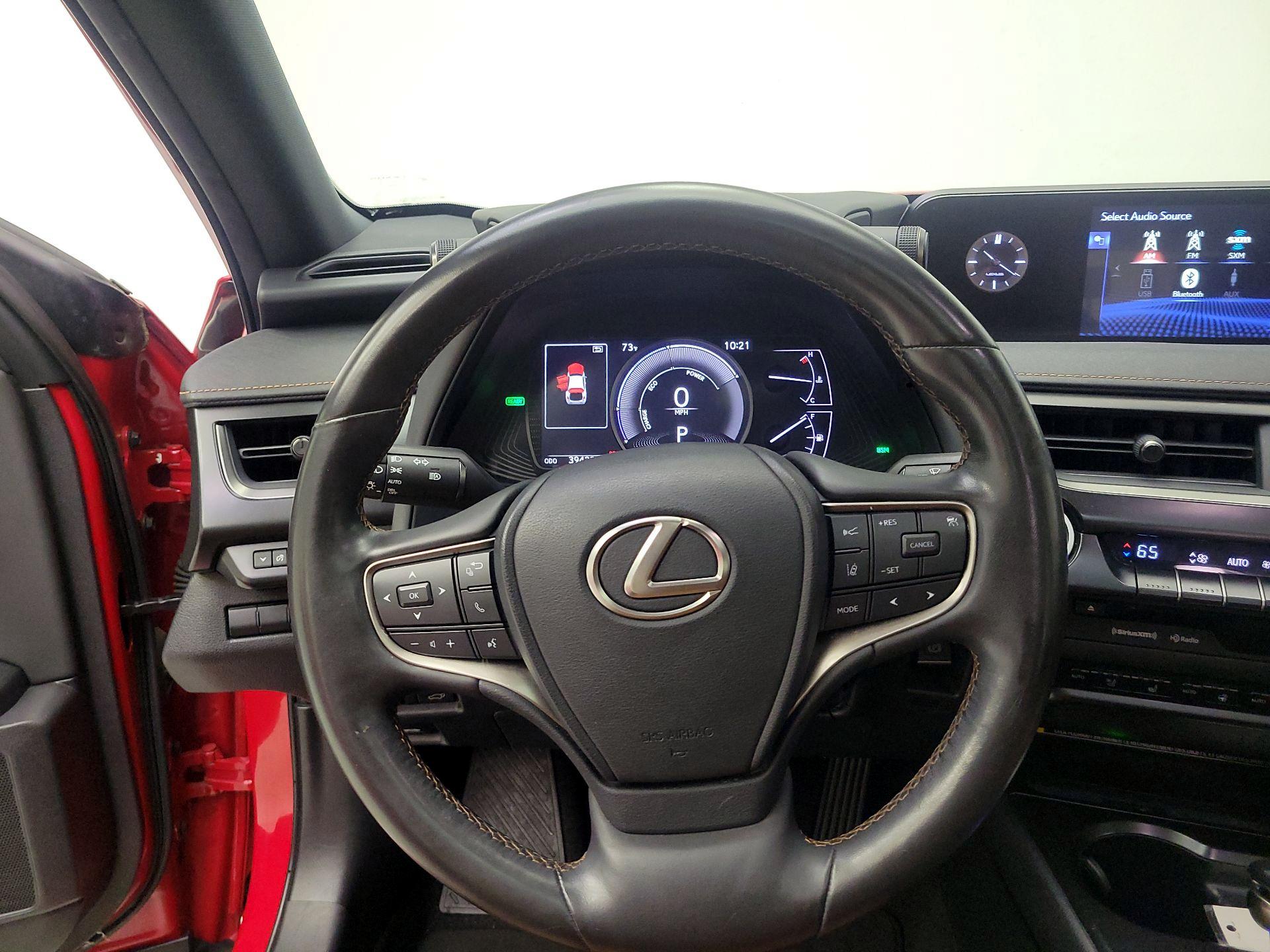 Thumbnail: 2021 Lexus UX - 10