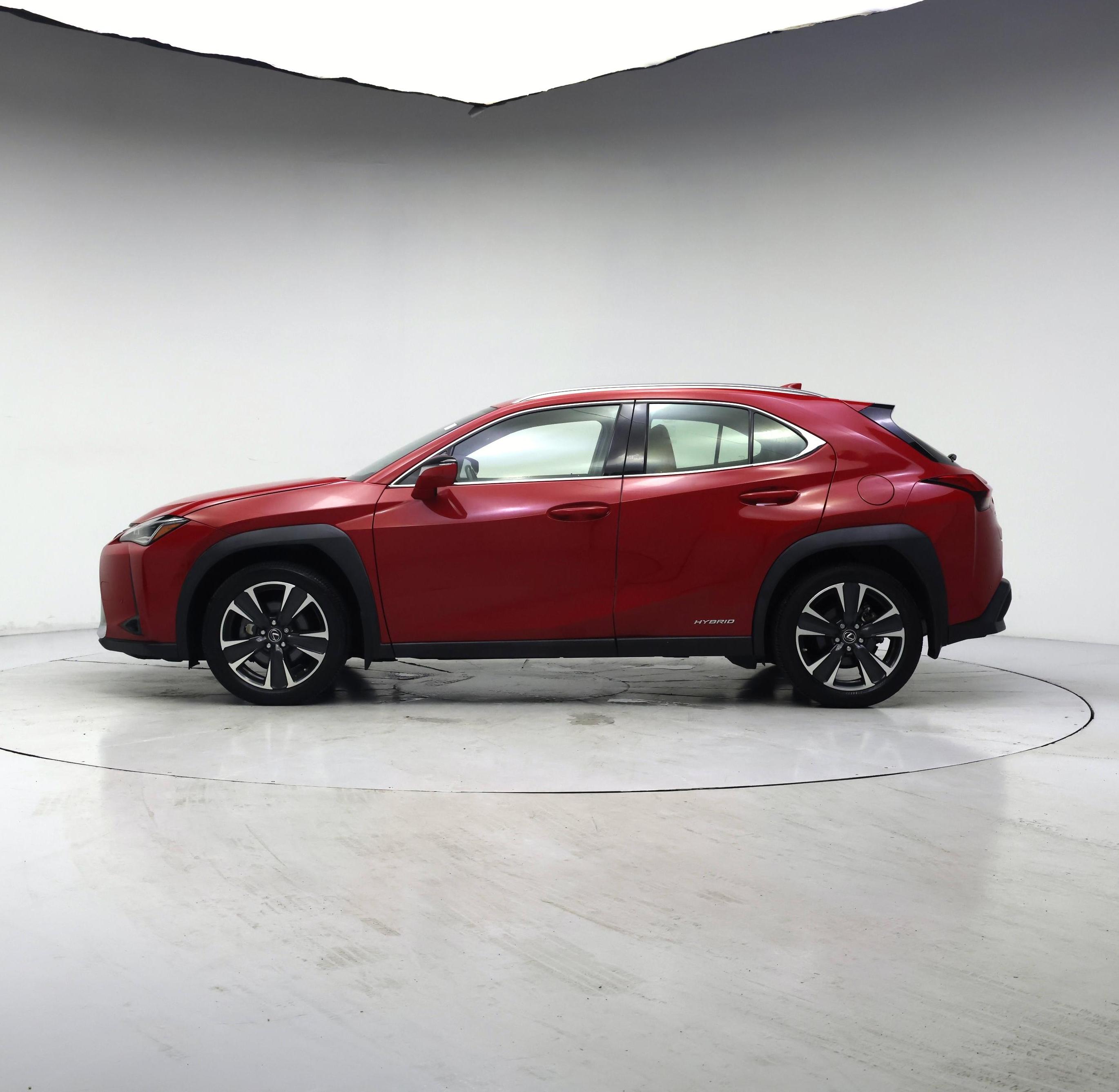 Thumbnail: 2021 Lexus UX - 3