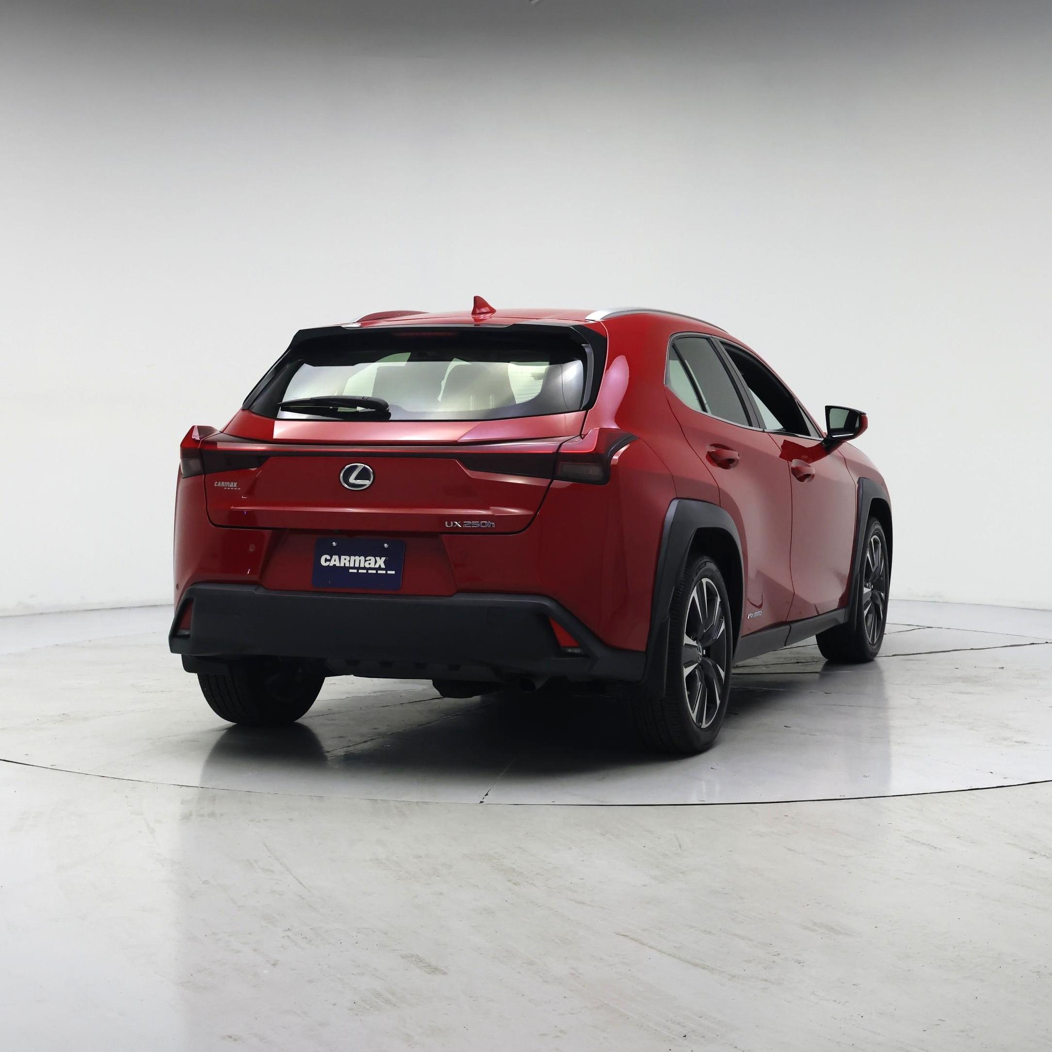 Thumbnail: 2021 Lexus UX - 8