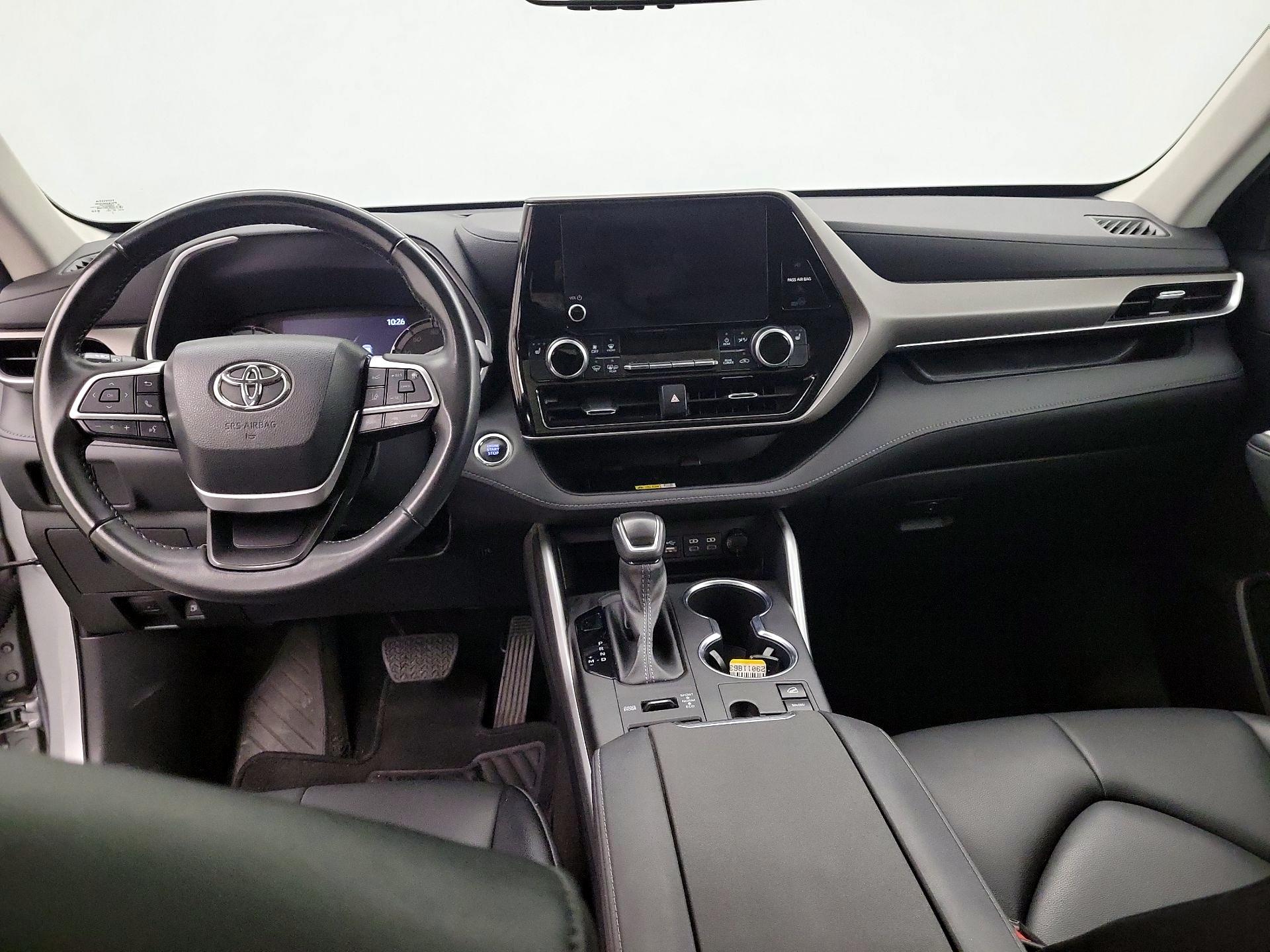 Thumbnail: 2023 Toyota Highlander - 9