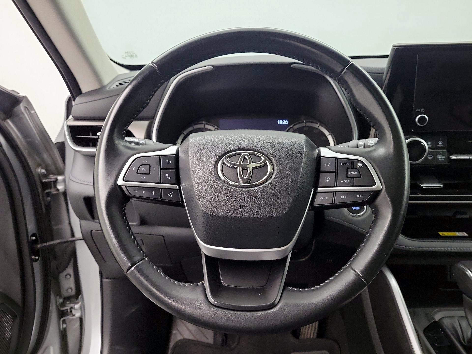Thumbnail: 2023 Toyota Highlander - 10