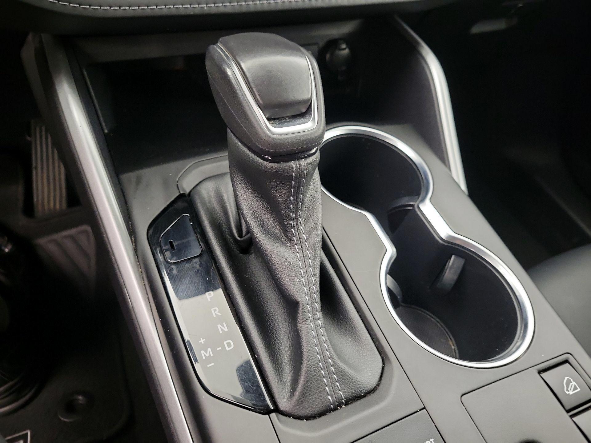 Thumbnail: 2023 Toyota Highlander - 17