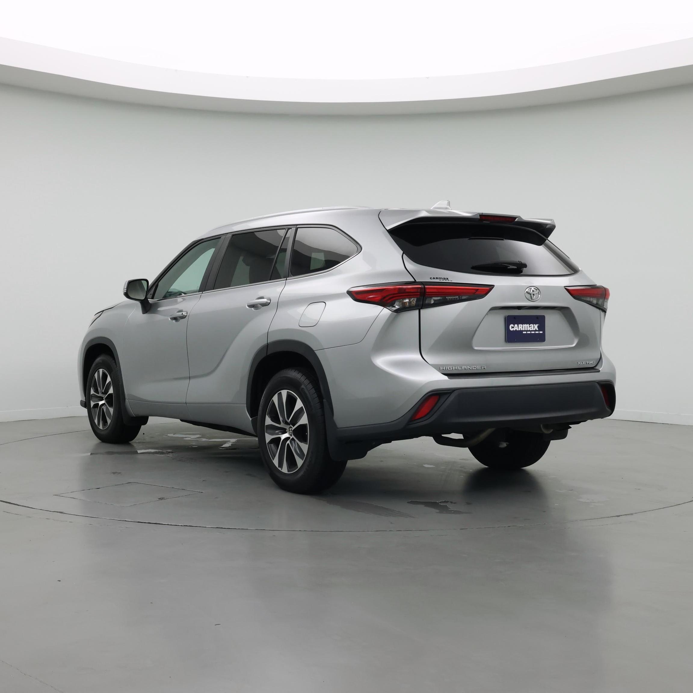 Thumbnail: 2023 Toyota Highlander - 2