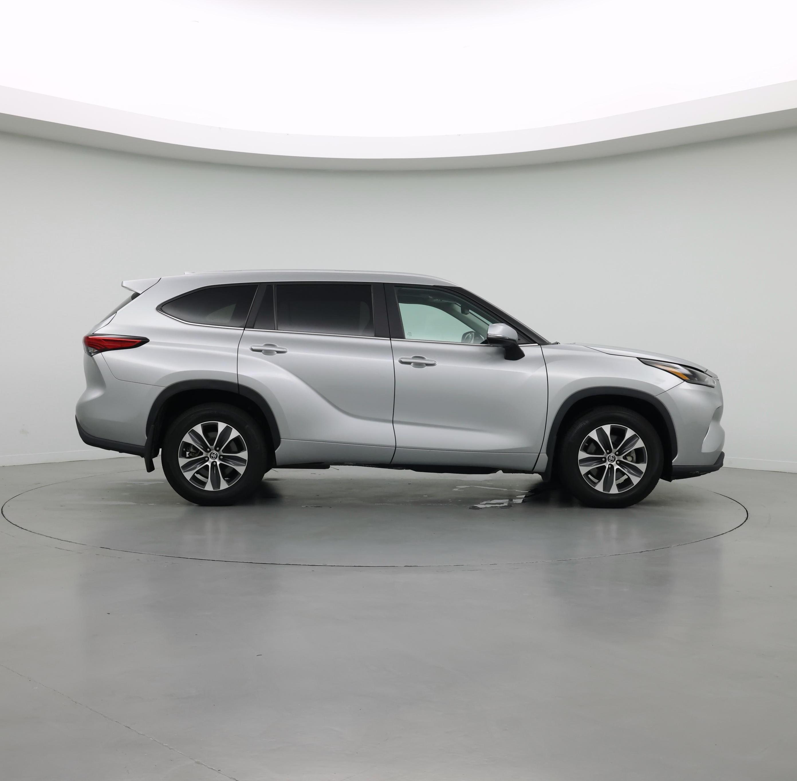 Thumbnail: 2023 Toyota Highlander - 7