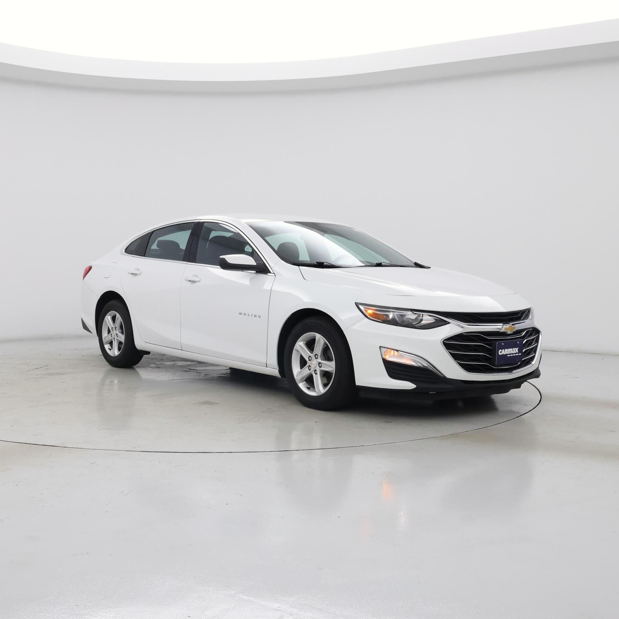 White 2022 Chevrolet Malibu Sedan Front-Wheel Drive Automatic