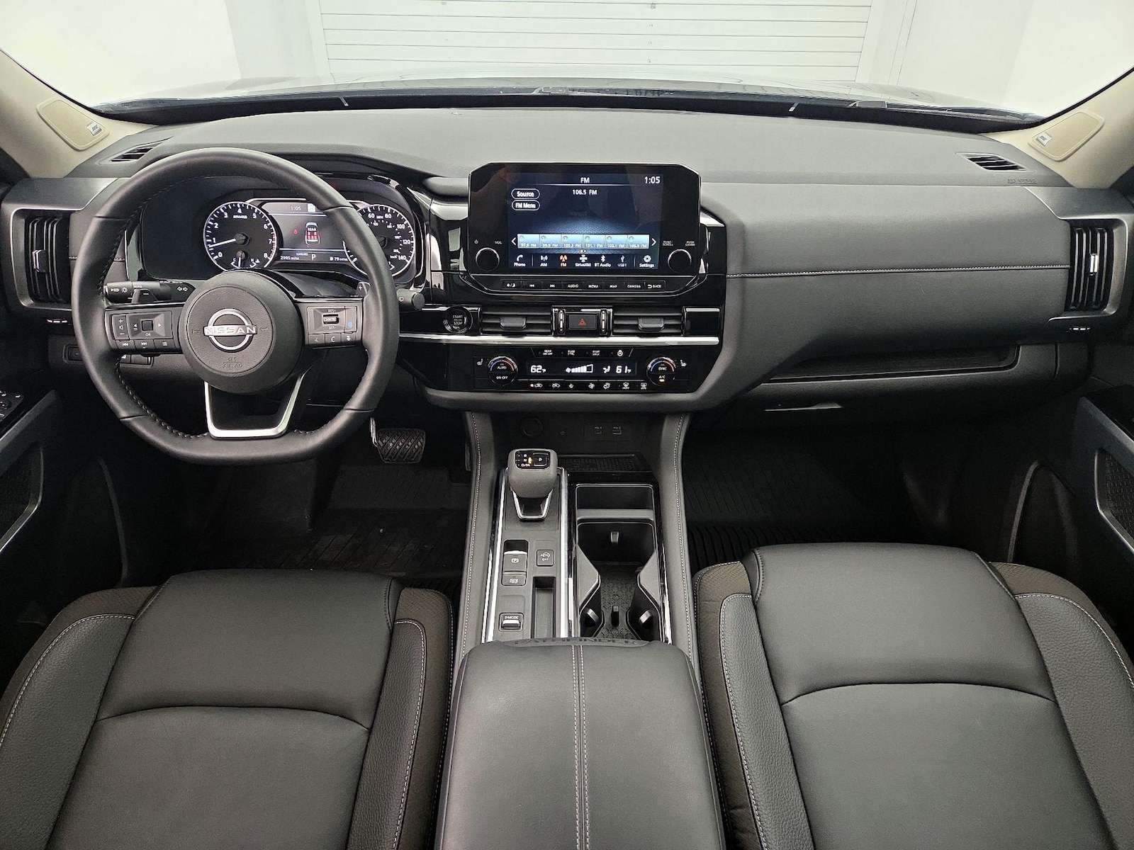 2025 Nissan Pathfinder SL - Photo 10