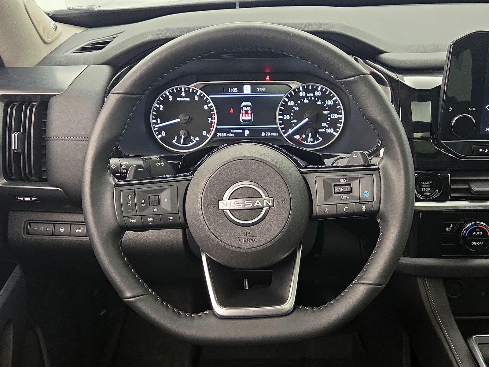 2025 Nissan Pathfinder SL - Photo 11
