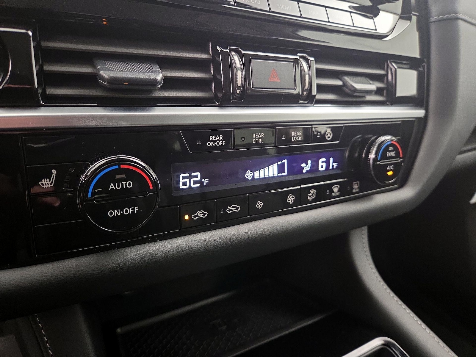 2025 Nissan Pathfinder SL - Photo 18