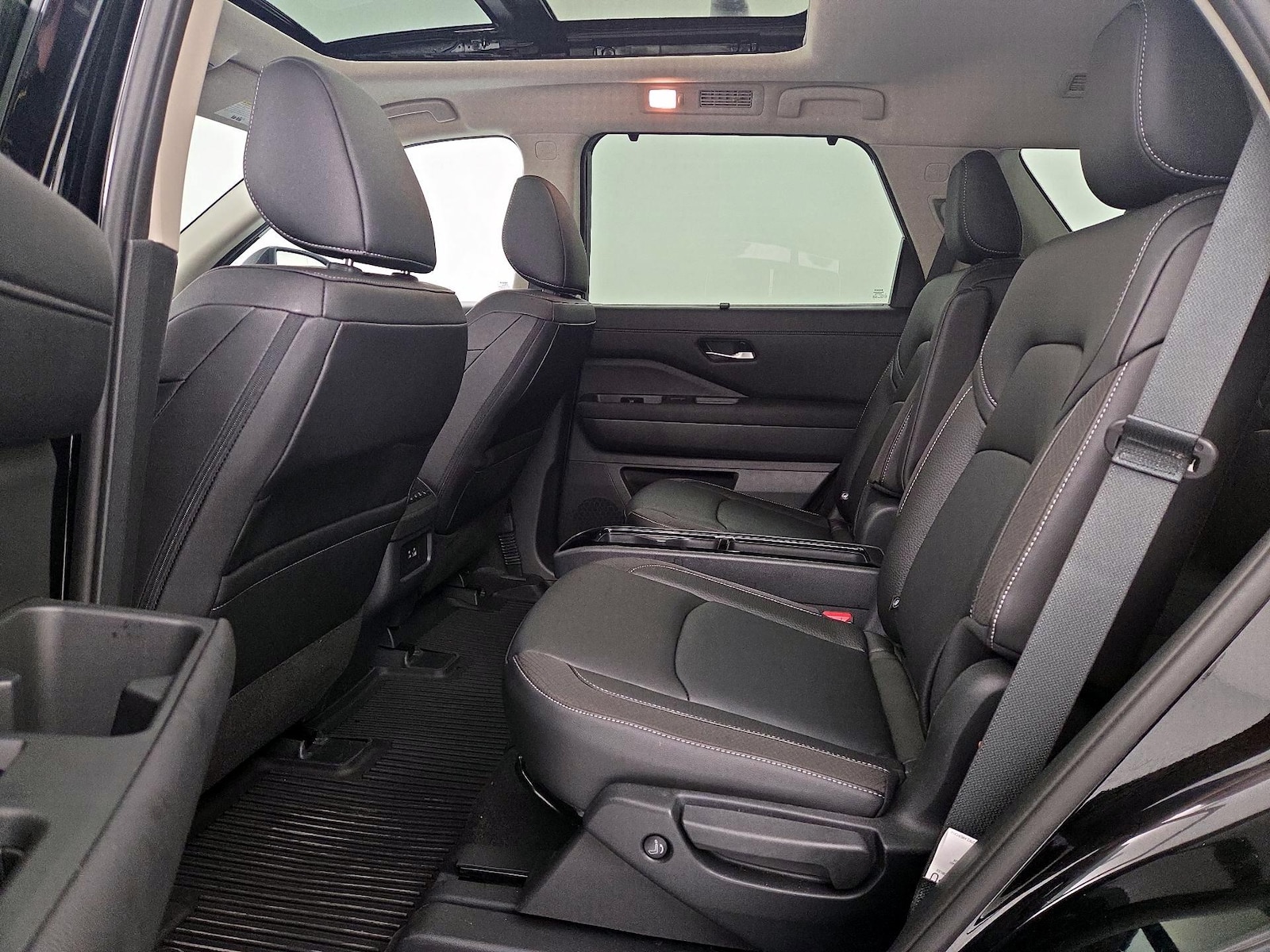 2025 Nissan Pathfinder SL - Photo 22