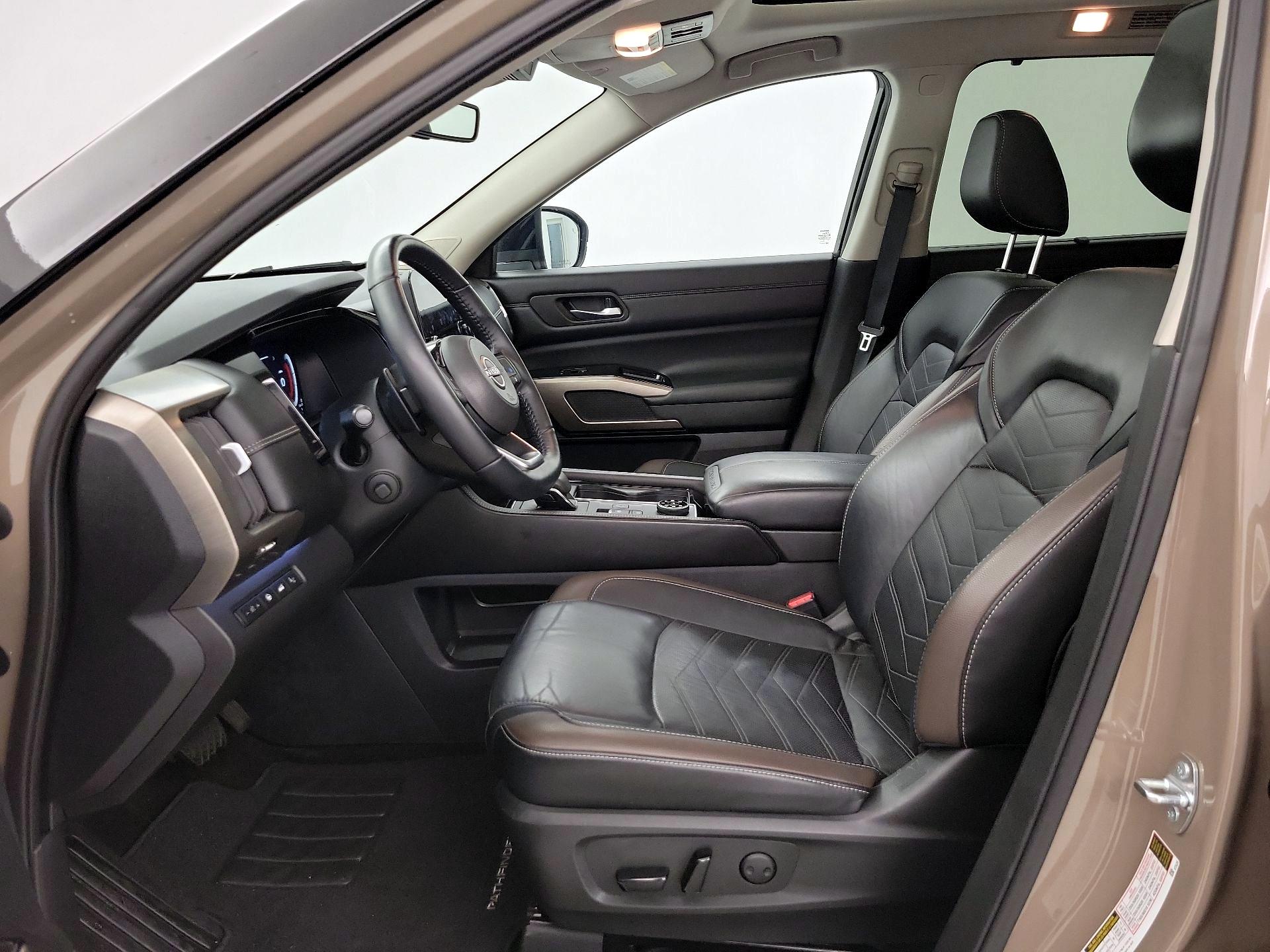 Thumbnail: 2023 Nissan Pathfinder - 11