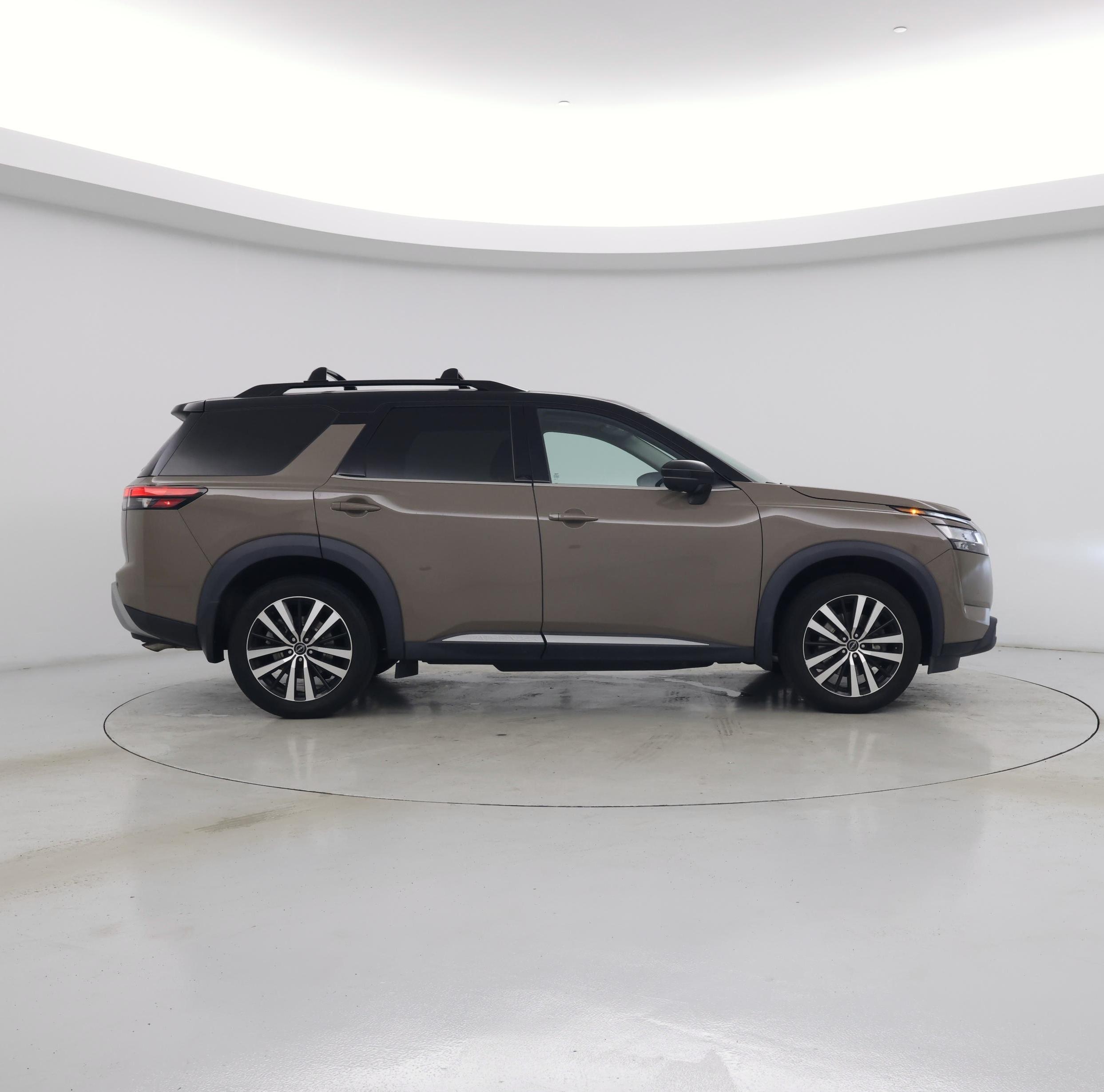 Thumbnail: 2023 Nissan Pathfinder - 7
