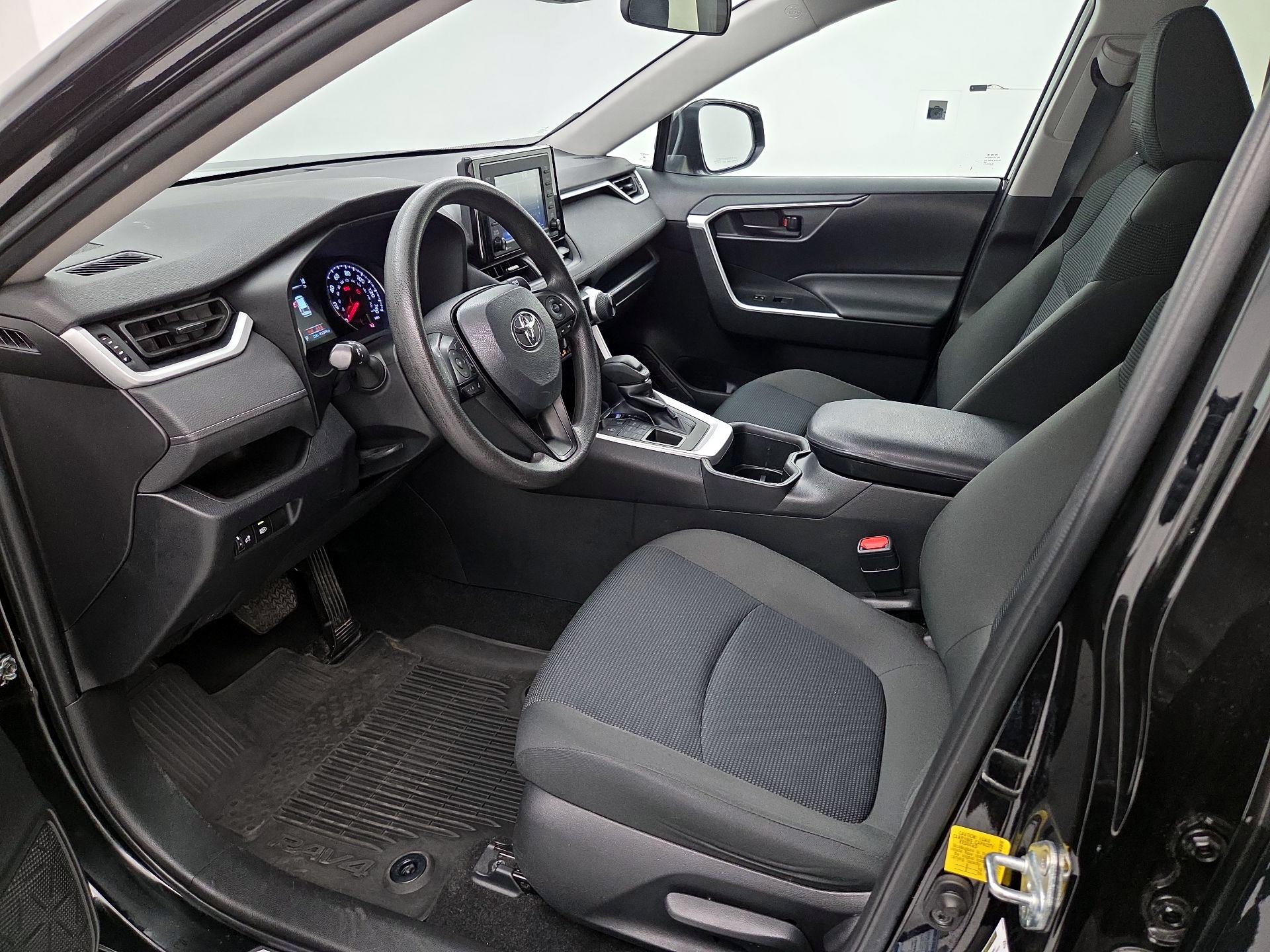 Thumbnail: 2022 Toyota RAV4 - 11