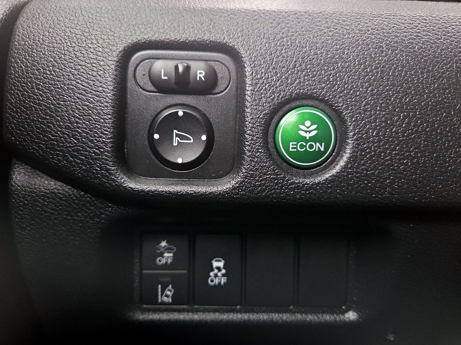 2021 Honda Pilot SE - Photo 14