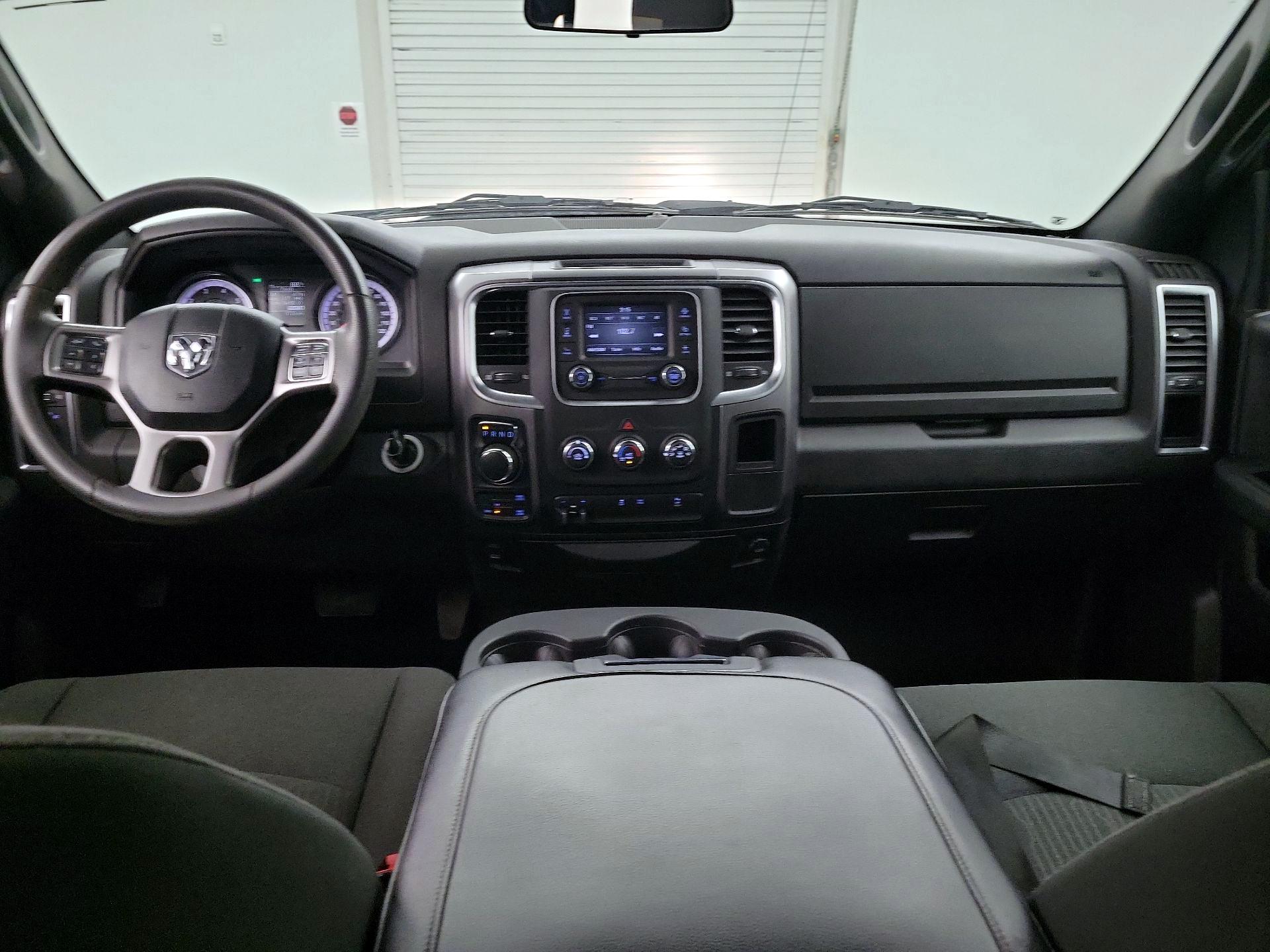 Thumbnail: 2021 RAM 1500 Classic - 9