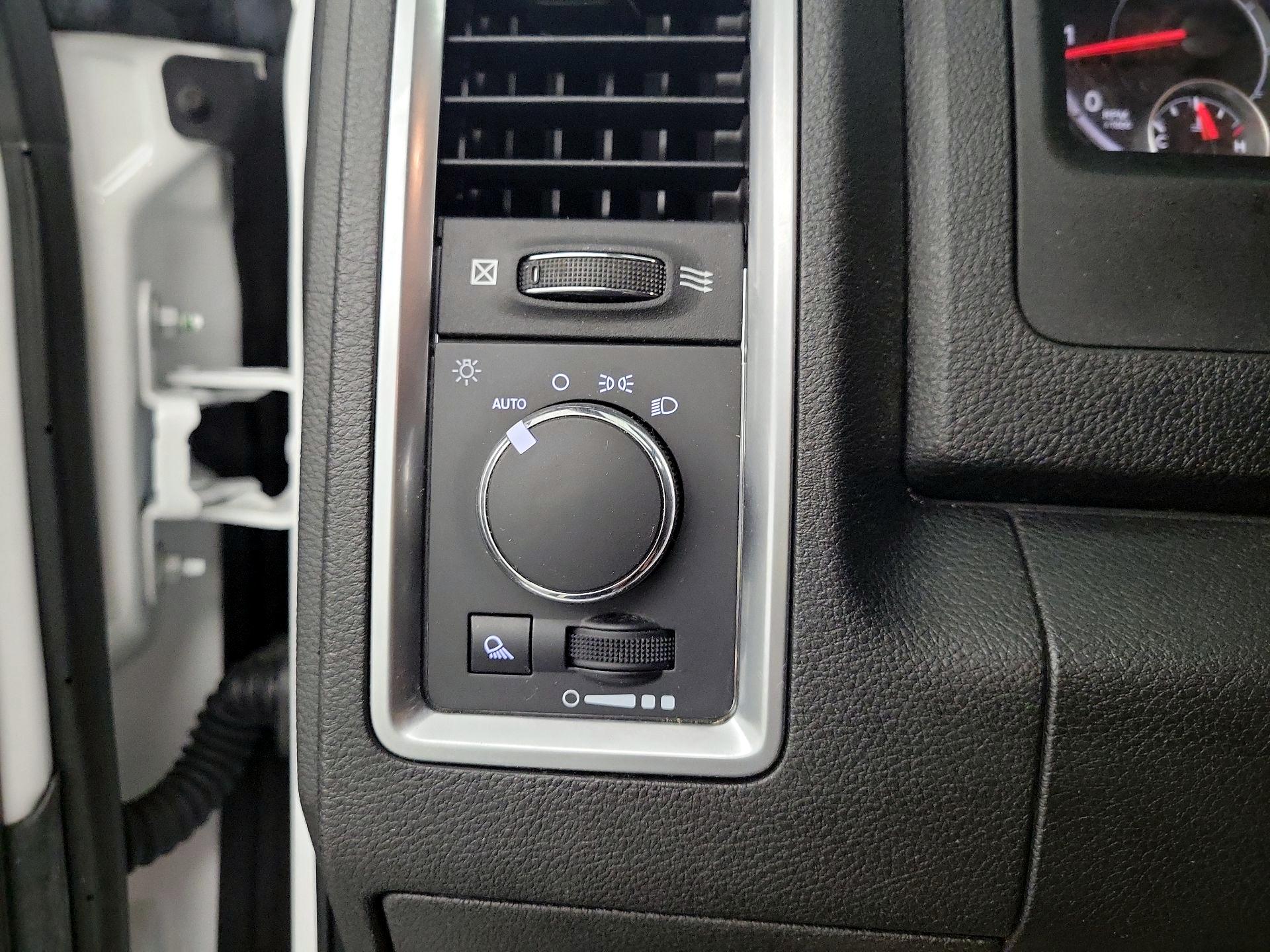 Thumbnail: 2021 RAM 1500 Classic - 13