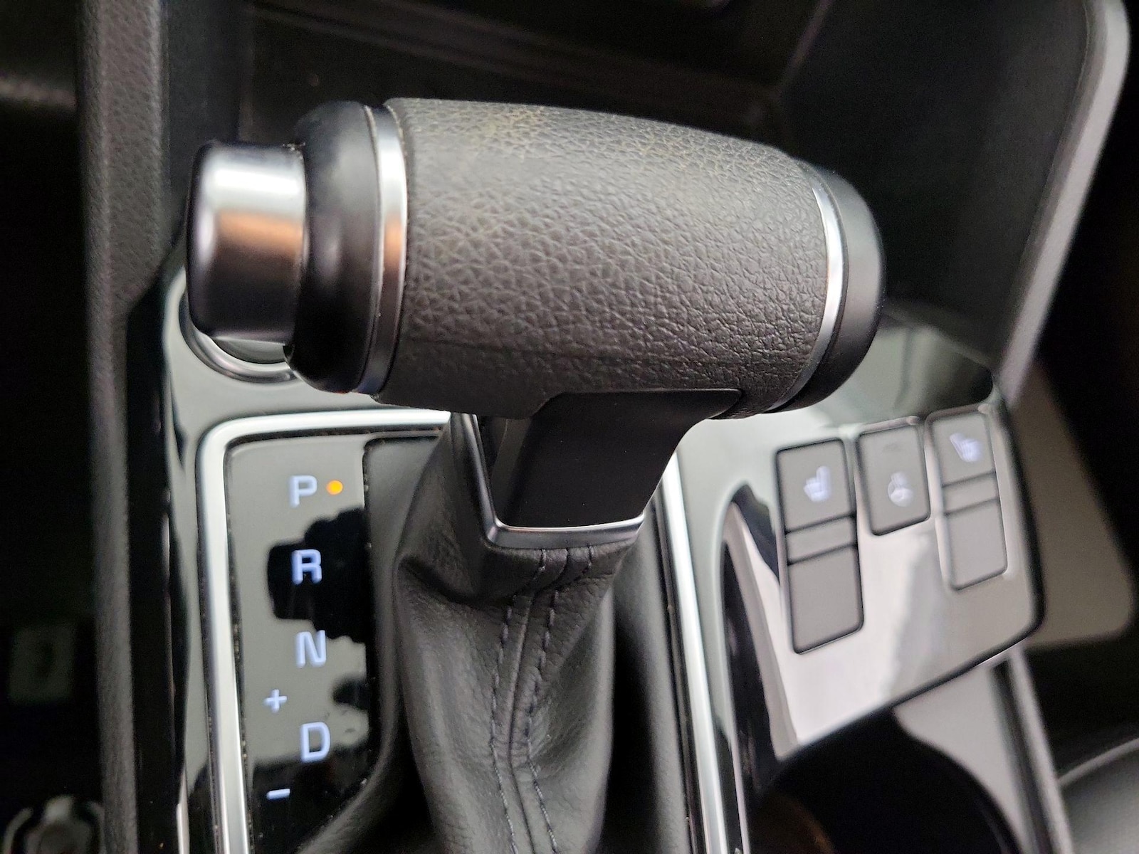 2023 Kia Sportage EX - Photo 18