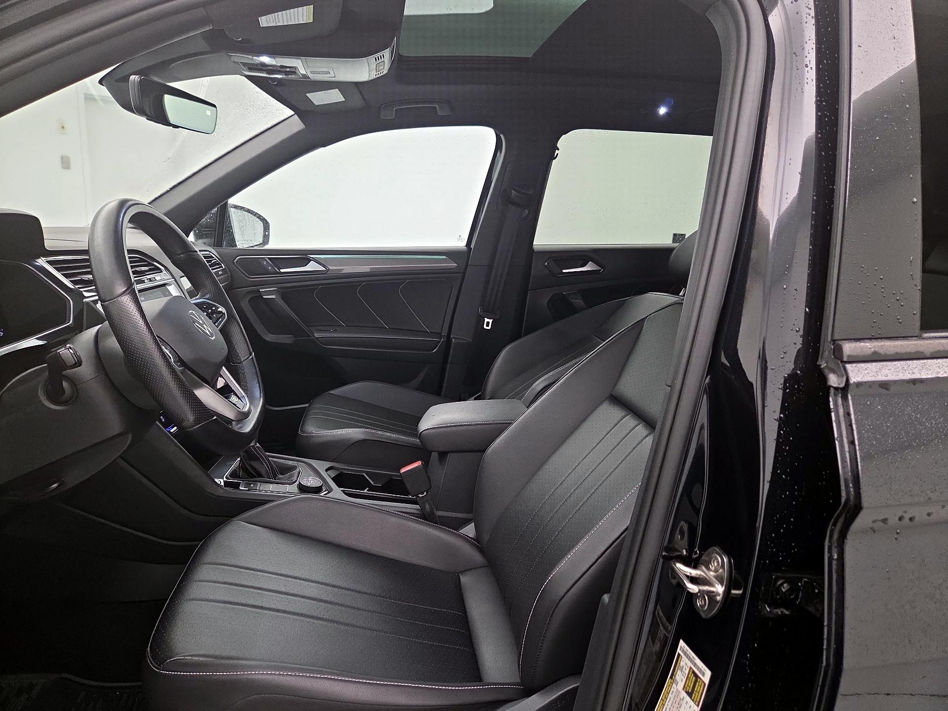 Thumbnail: 2022 Volkswagen Tiguan - 11