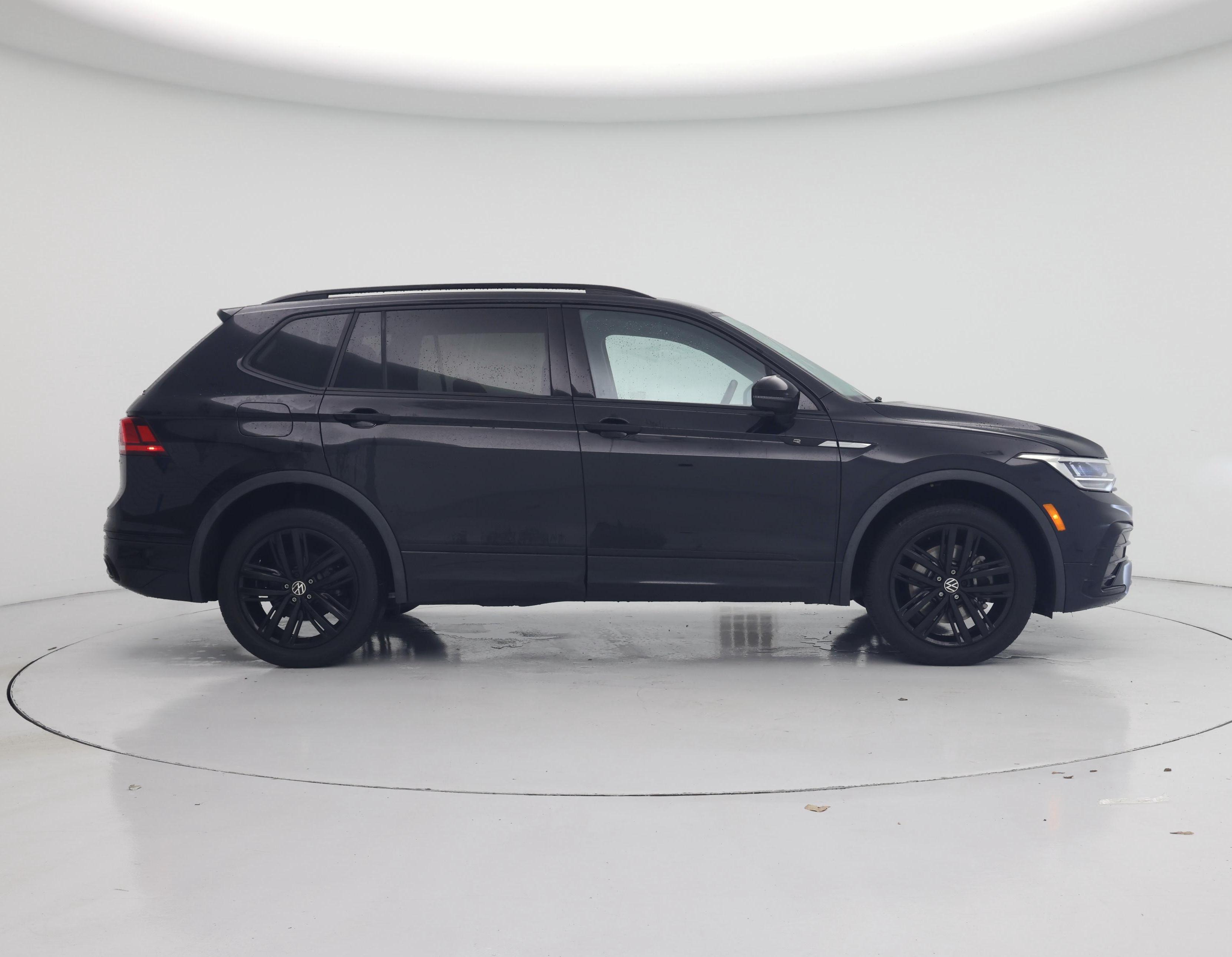 Thumbnail: 2022 Volkswagen Tiguan - 7