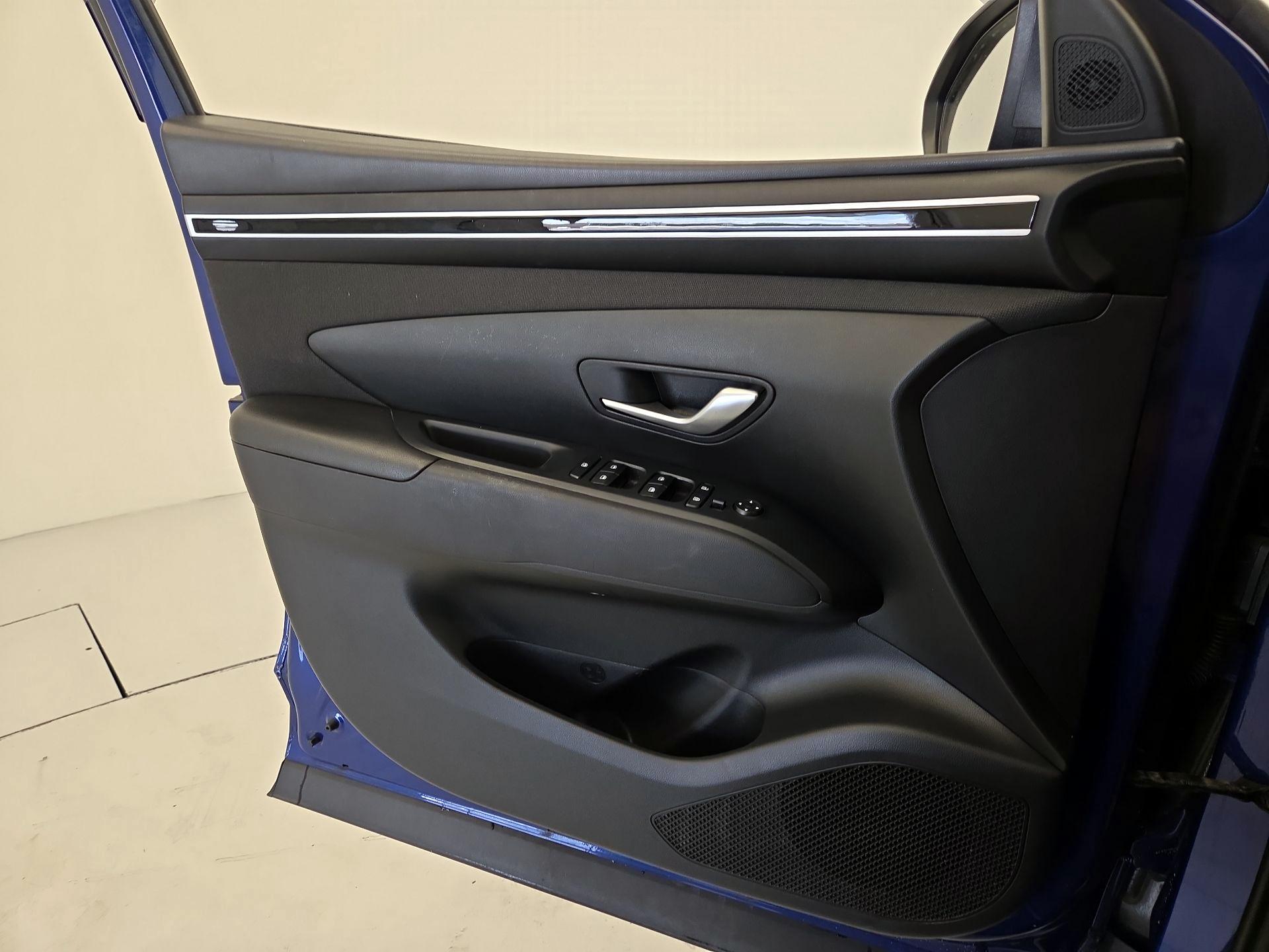 Thumbnail: 2023 Hyundai Tucson - 12