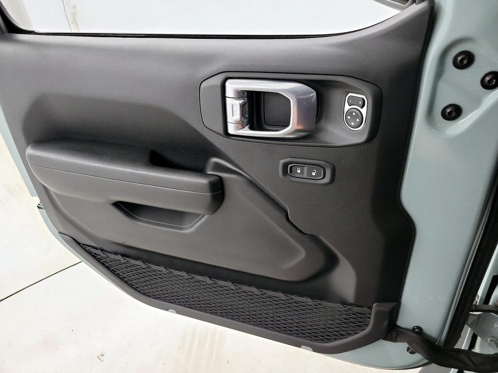 2023 Jeep Wrangler 2-Door Rubicon - Photo 13