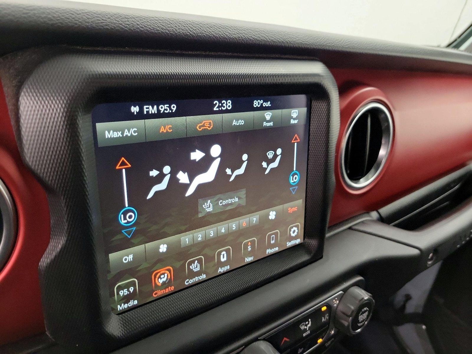 2023 Jeep Wrangler 2-Door Rubicon - Photo 16