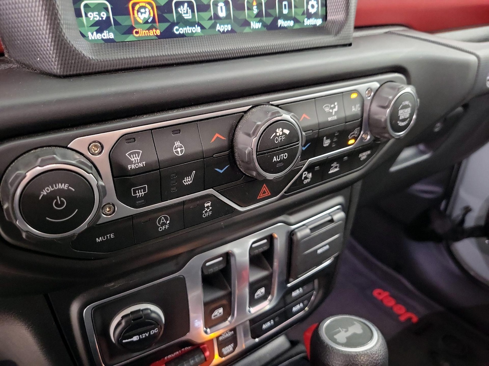 2023 Jeep Wrangler 2-Door Rubicon - Photo 17