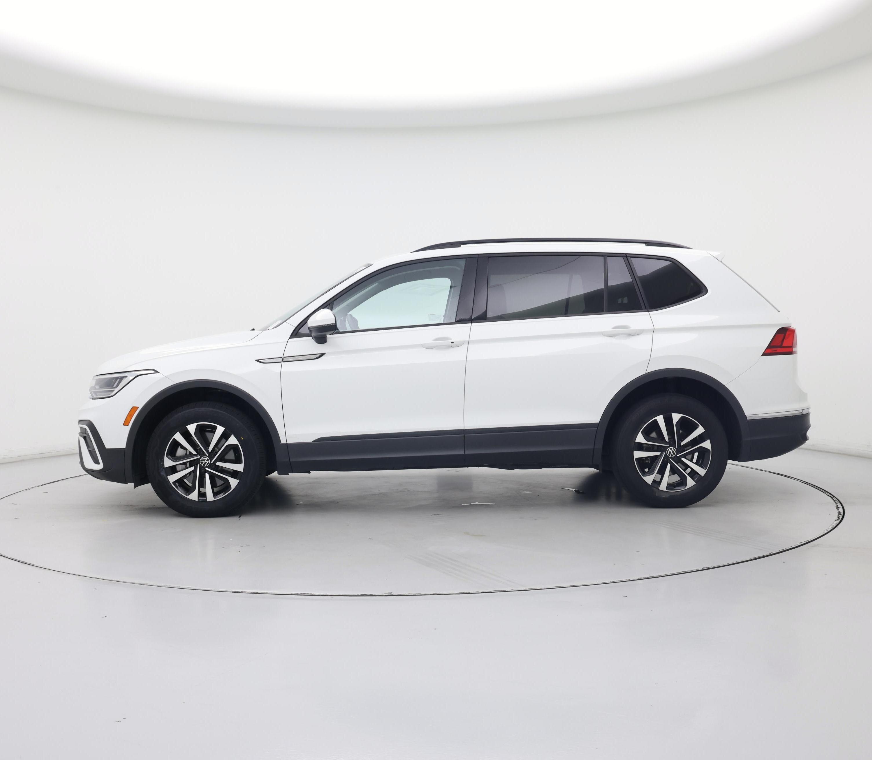 Thumbnail: 2022 Volkswagen Tiguan - 3
